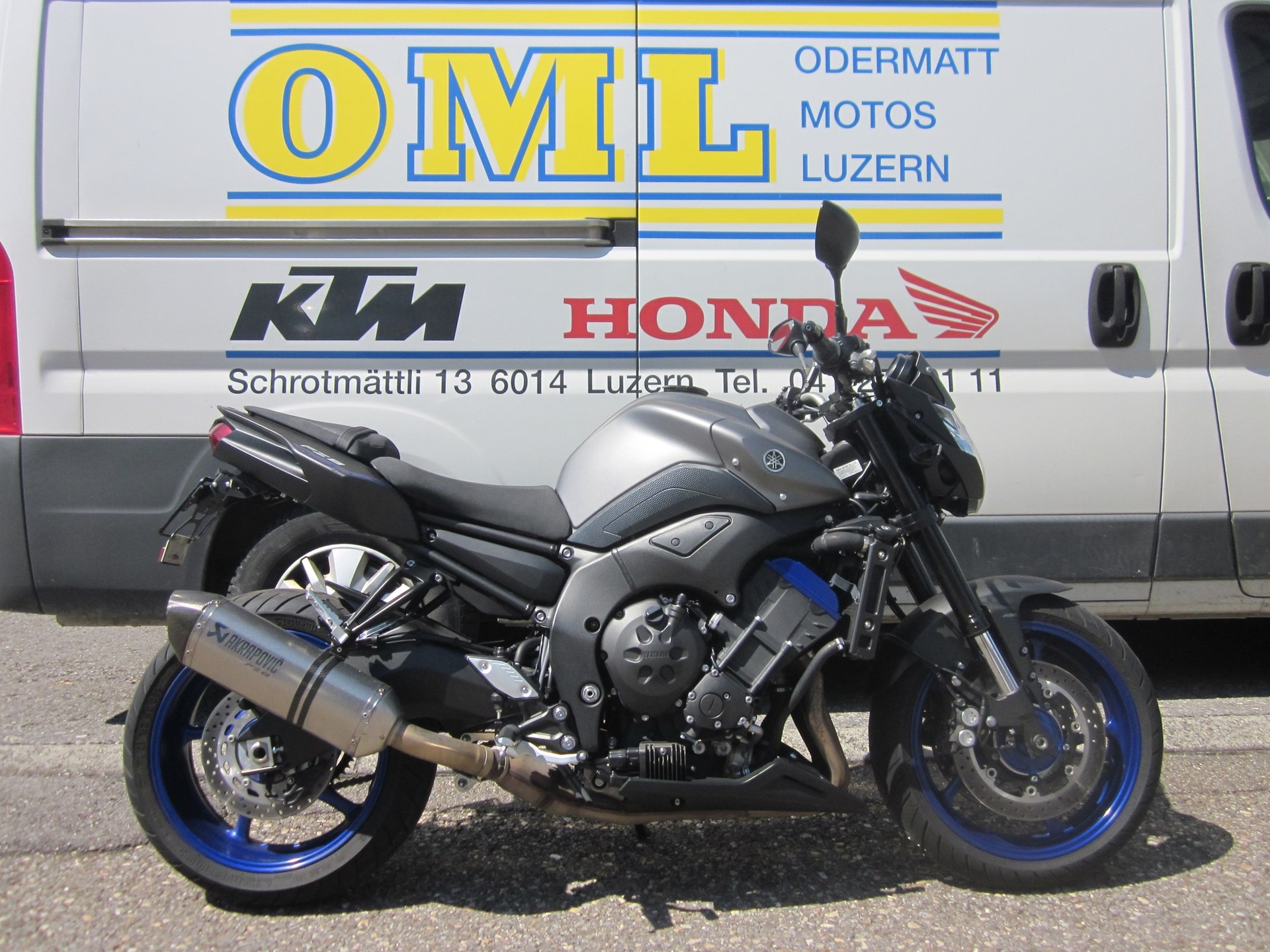 YAMAHA FZ8 N ABS-showroom-element-1