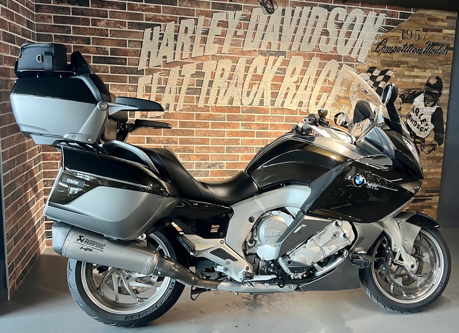 BMW K 1600 GTL Exclusive-showroom-element-3