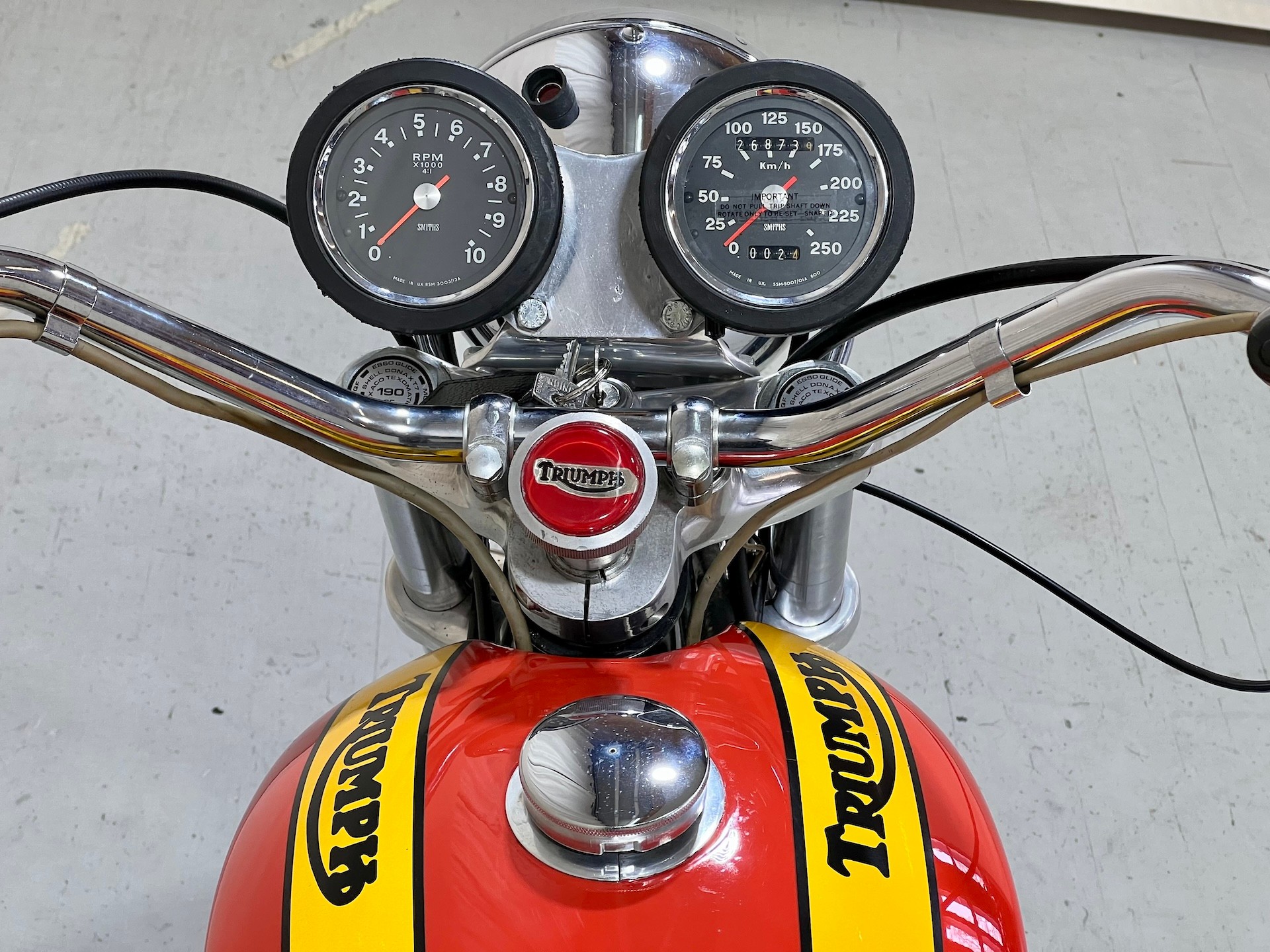 TRIUMPH X-75 Hurricane-image-11