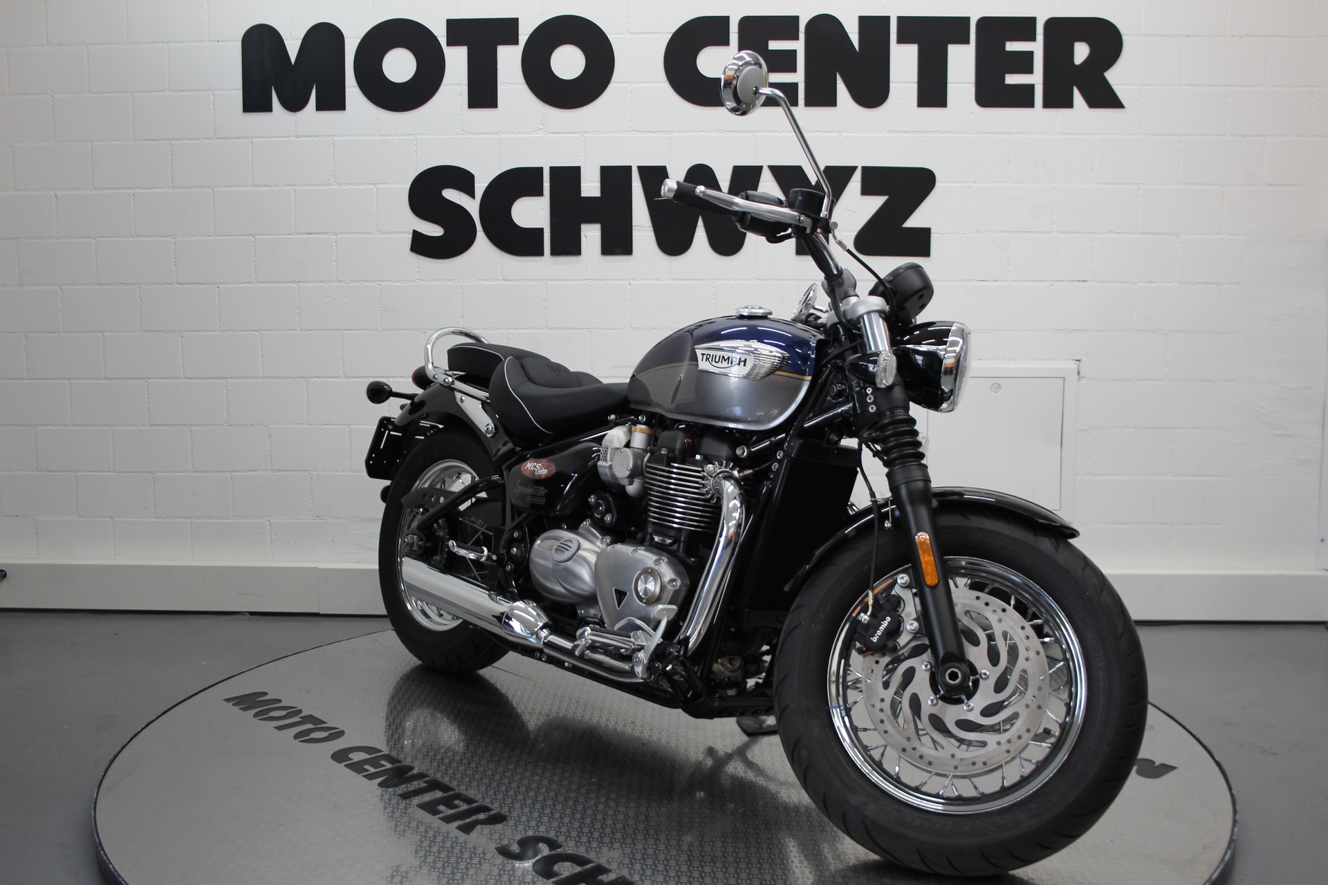 TRIUMPH Bonneville 1200 Speedmaster-showroom-element-1