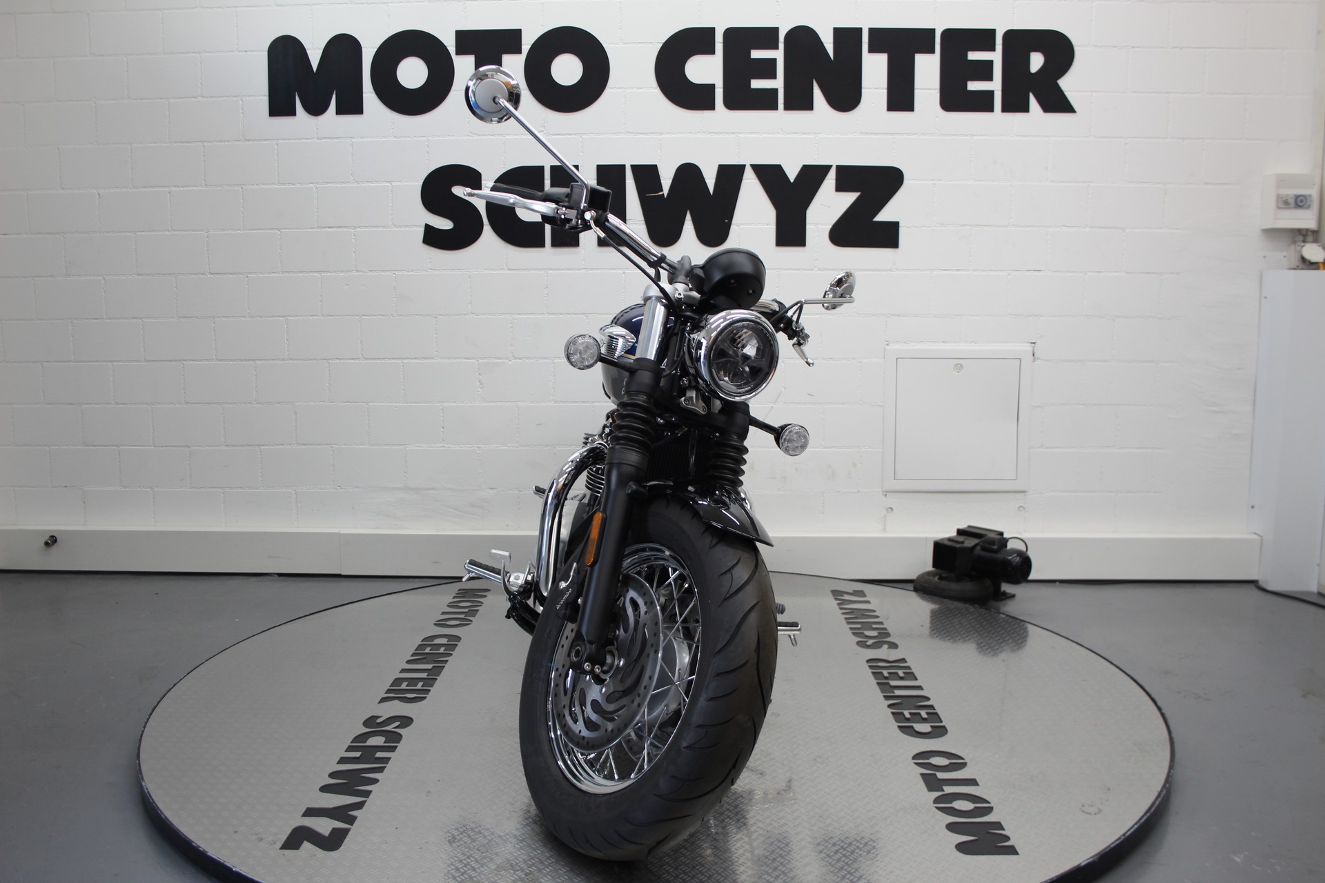 TRIUMPH Bonneville 1200 Speedmaster-showroom-element-2