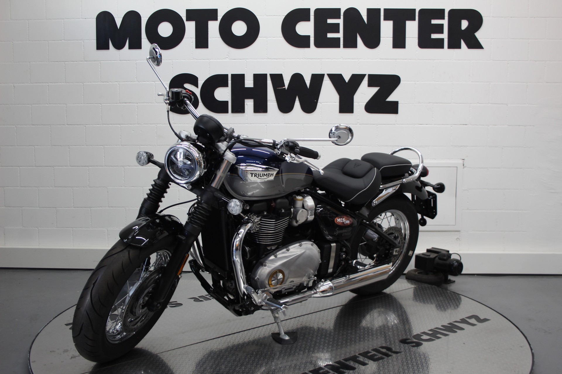 TRIUMPH Bonneville 1200 Speedmaster-showroom-element-3