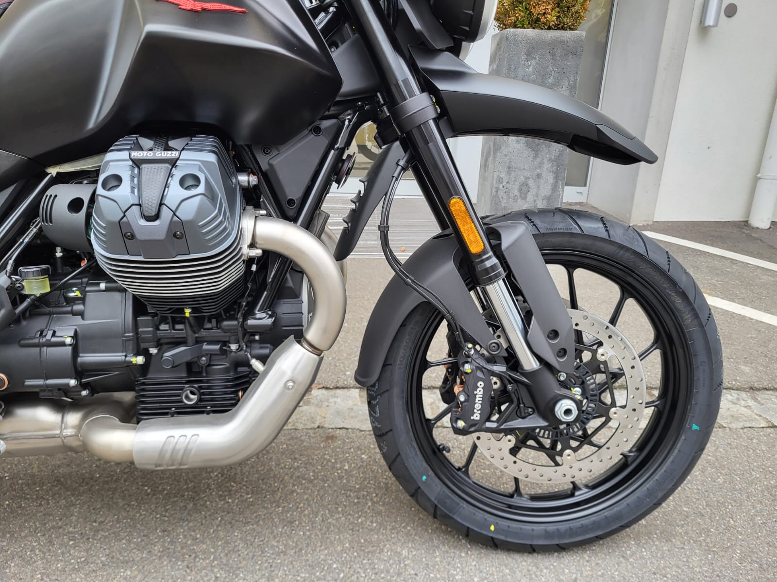 MOTO GUZZI V85 TT Strada EU5+-showroom-element-2