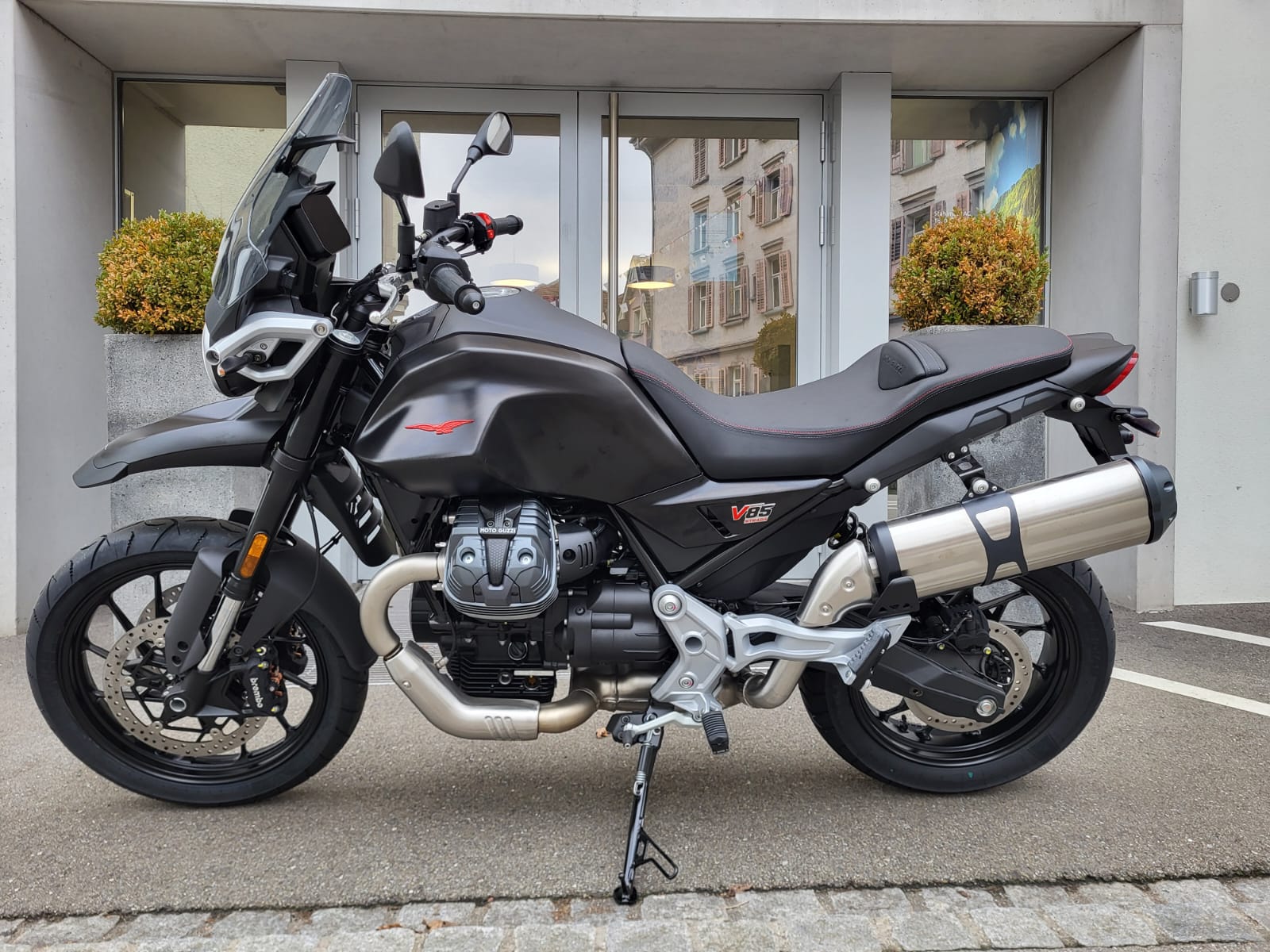 MOTO GUZZI V85 TT Strada EU5+-showroom-element-1