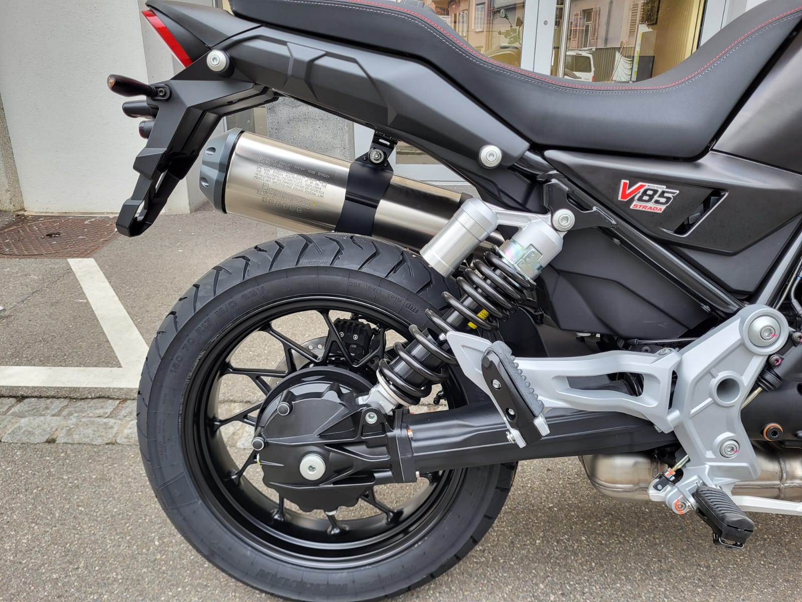 MOTO GUZZI V85 TT Strada EU5+-showroom-element-3
