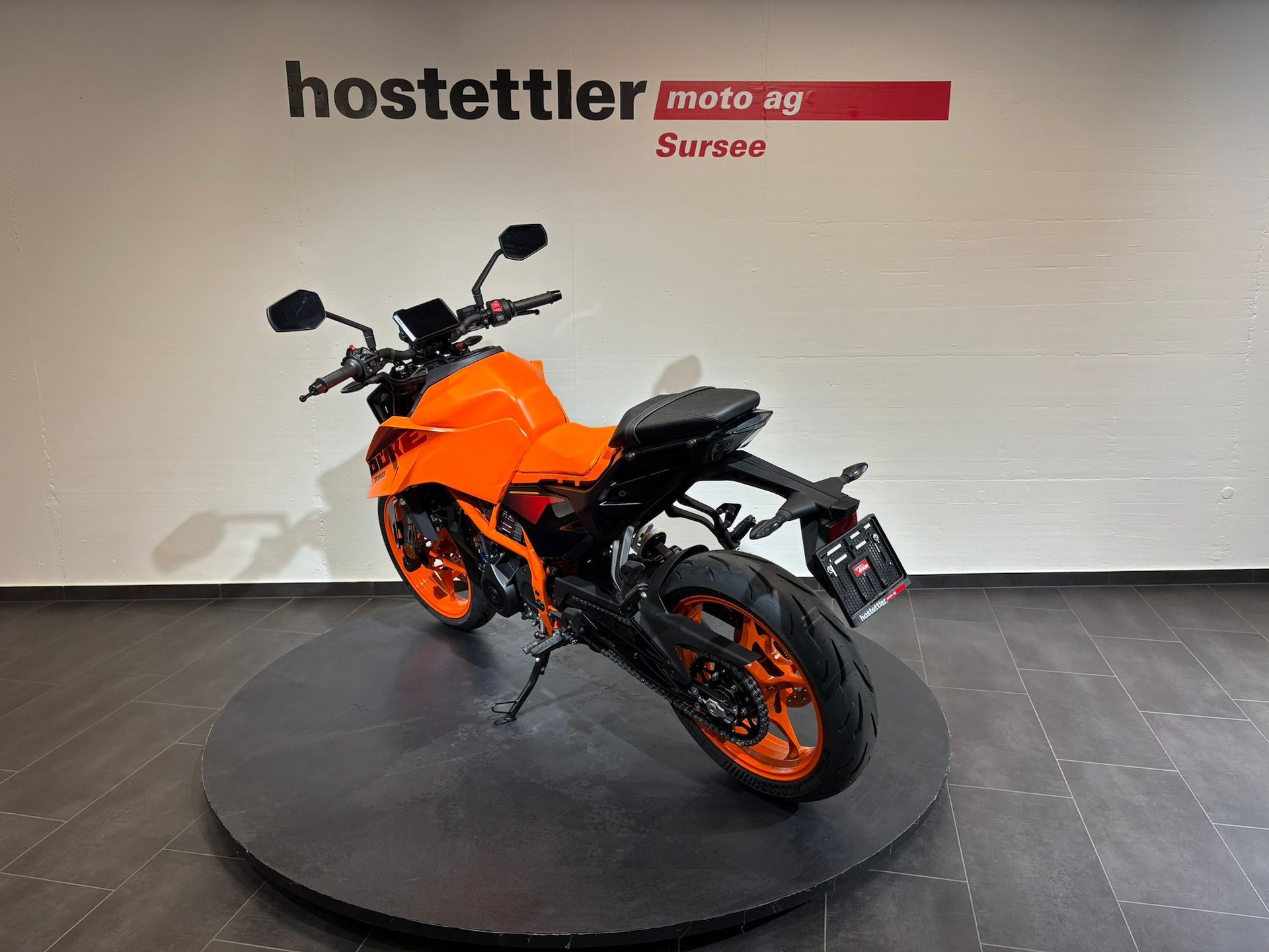 KTM 390 Duke-showroom-element-3