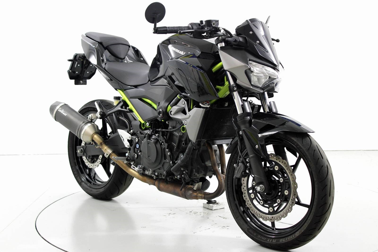 KAWASAKI Z 400 ABS-showroom-element-1