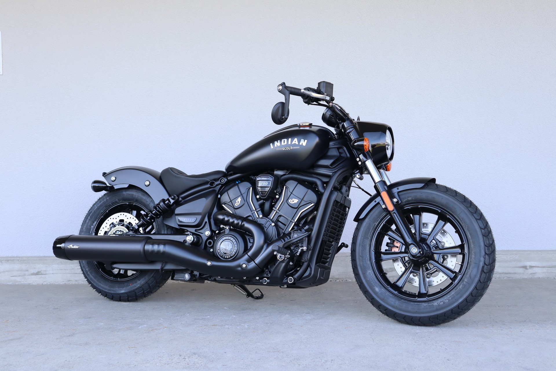 INDIAN Scout Bobber 1250 A2         35 kW möglich!-showroom-element-1