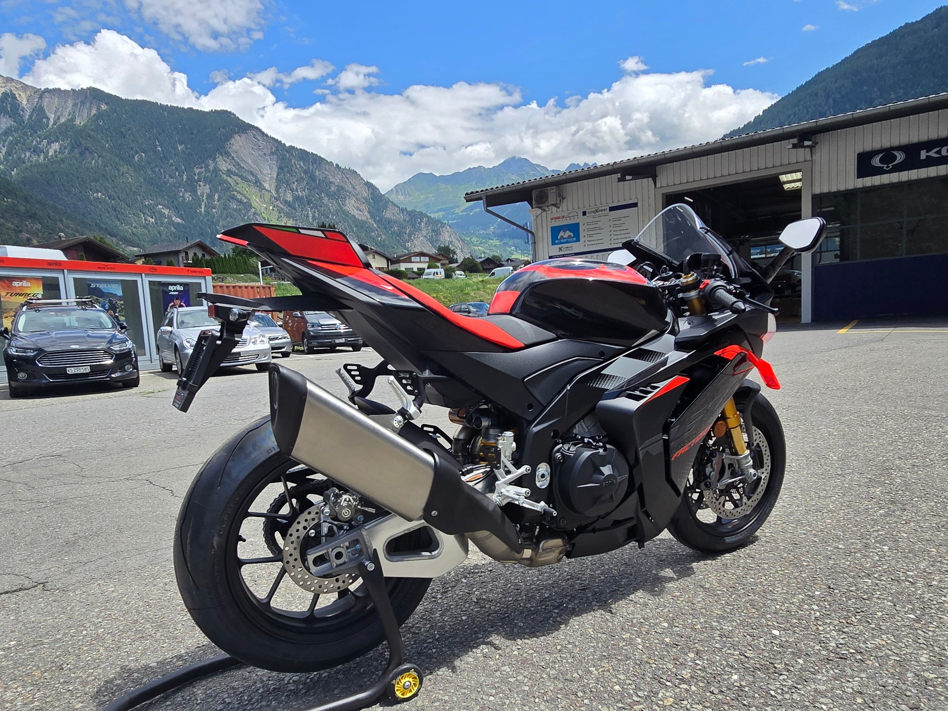 APRILIA RSV4 1100 Factory NEW 2025-image-2