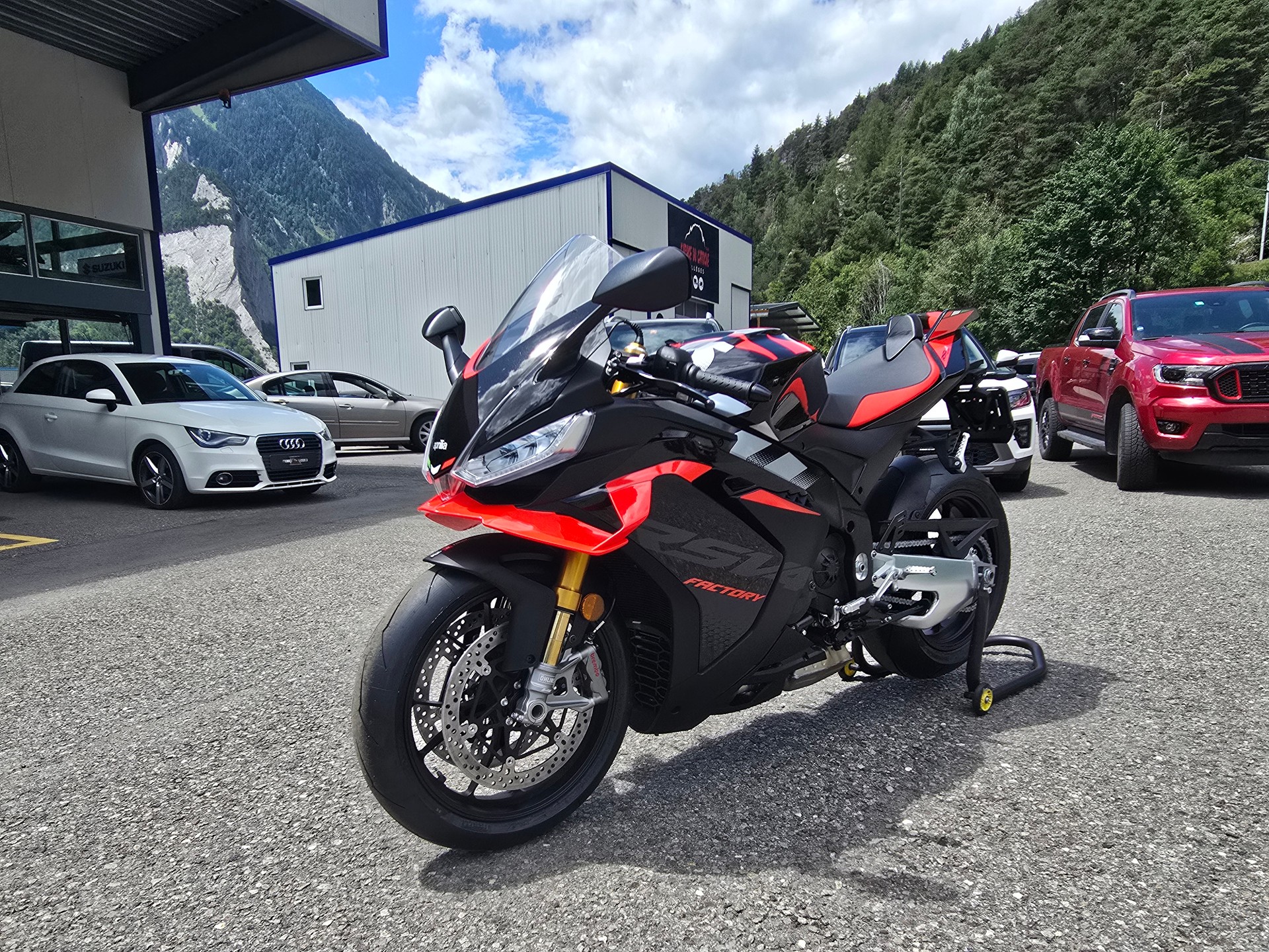 APRILIA RSV4 1100 Factory NEW 2025-image-8