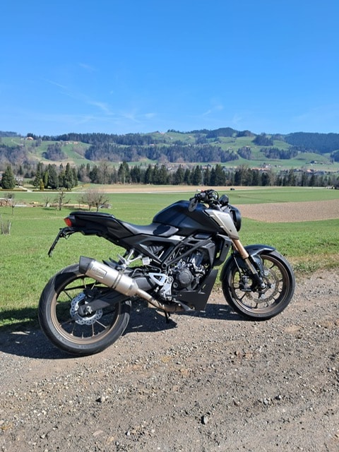 HONDA CB 125 R-showroom-element-1
