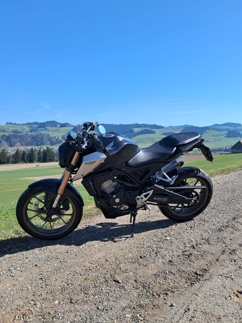 HONDA CB 125 R-showroom-element-2