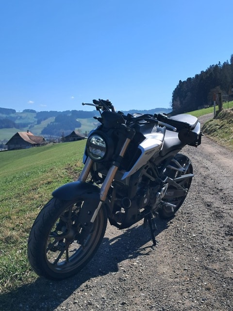 HONDA CB 125 R-showroom-element-3