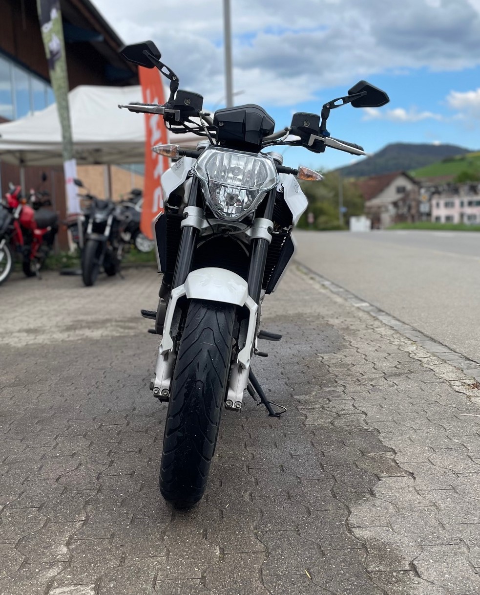APRILIA SL 750 Shiver ABS-showroom-element-1