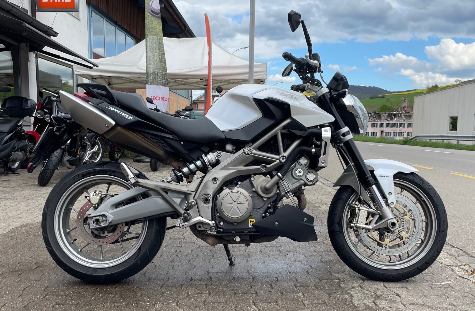 APRILIA SL 750 Shiver ABS