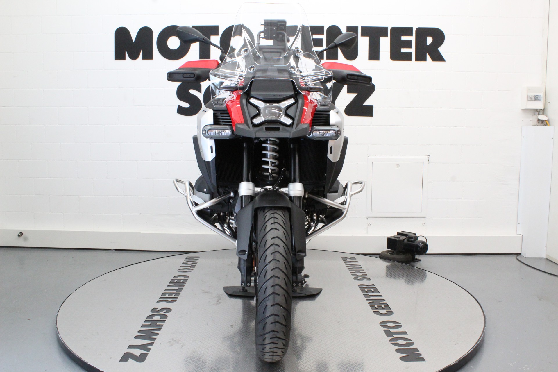 BMW R 1300 GS Adventure-showroom-element-2