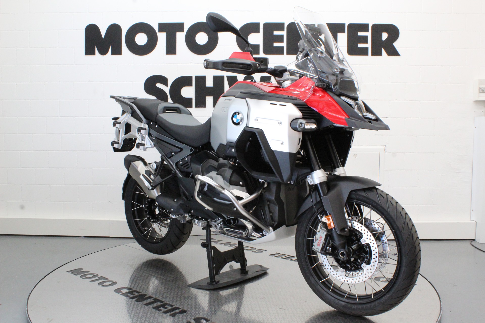 BMW R 1300 GS Adventure-showroom-element-1