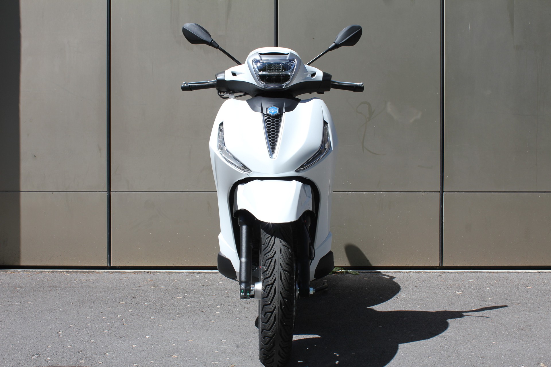 PIAGGIO Beverly 310 E5+-showroom-element-2