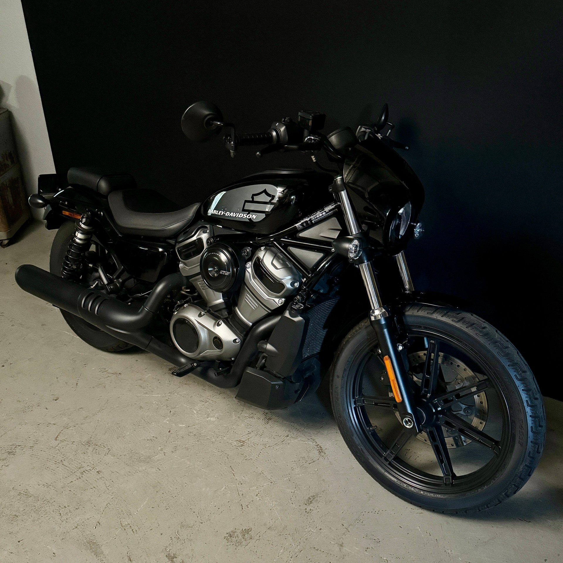 HARLEY-DAVIDSON RH 975 Nighster (35kW)-showroom-element-1
