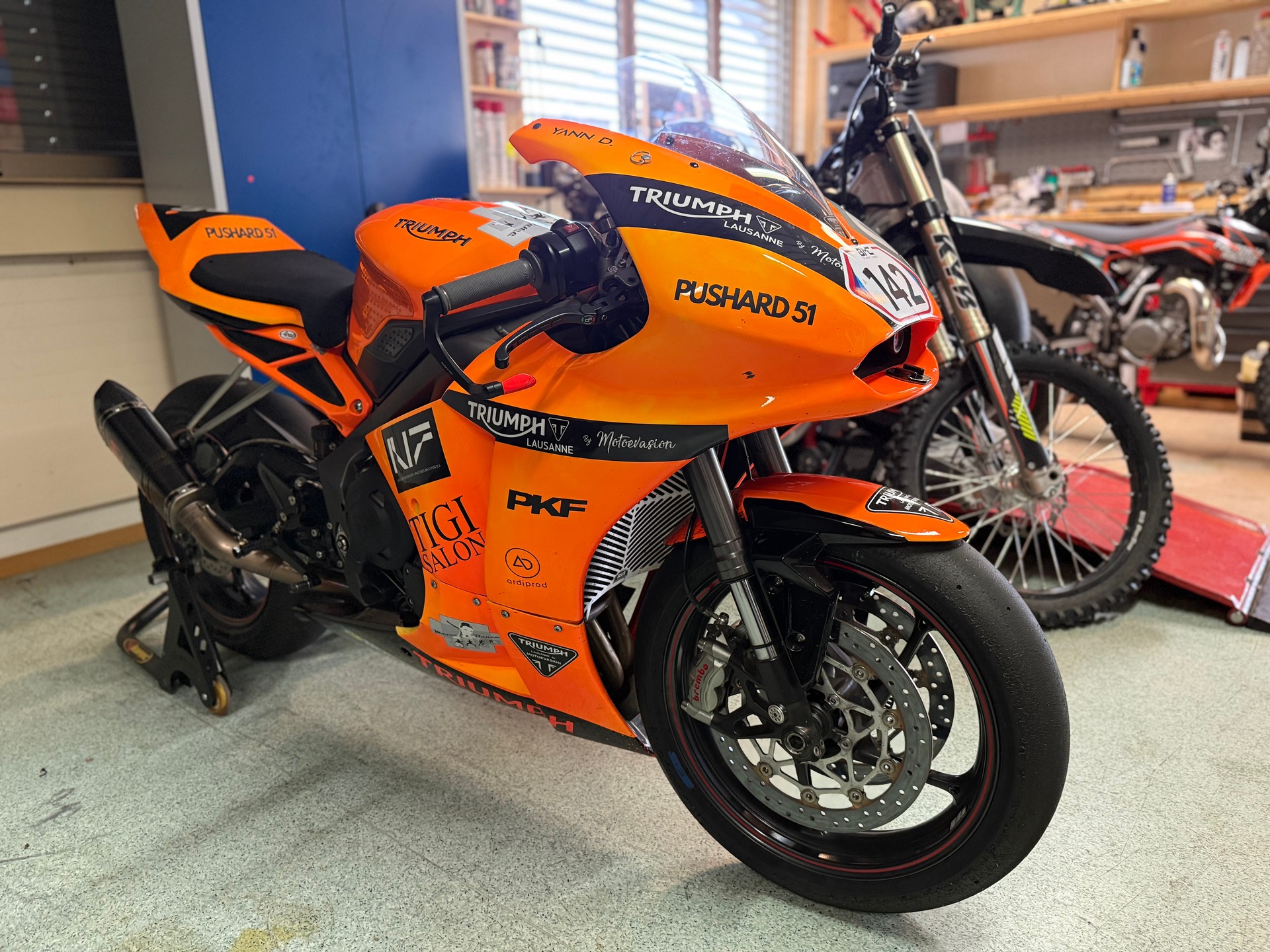 TRIUMPH Street Triple RS 765 ABS-showroom-element-1