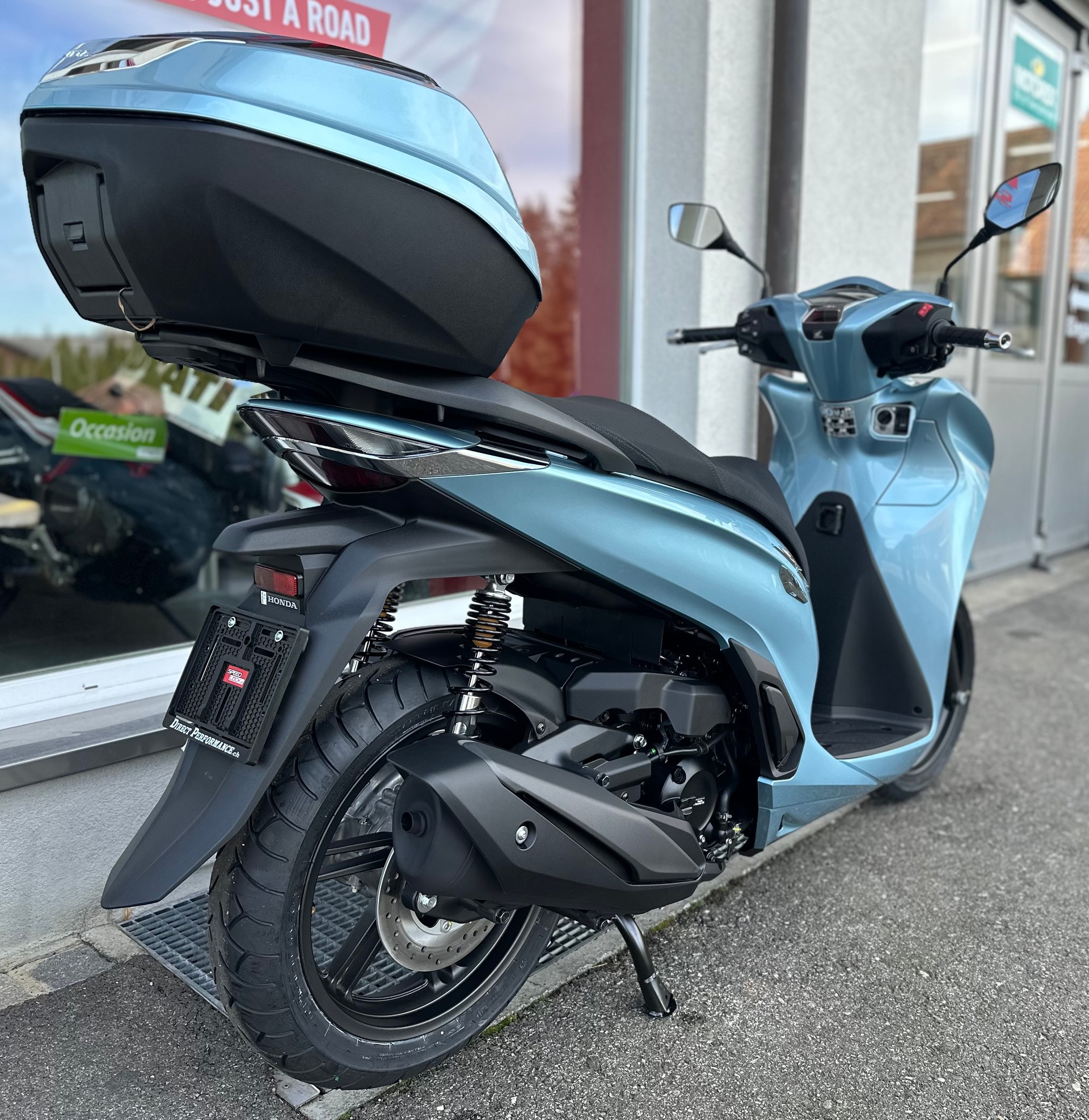 HONDA SH 350-showroom-element-2