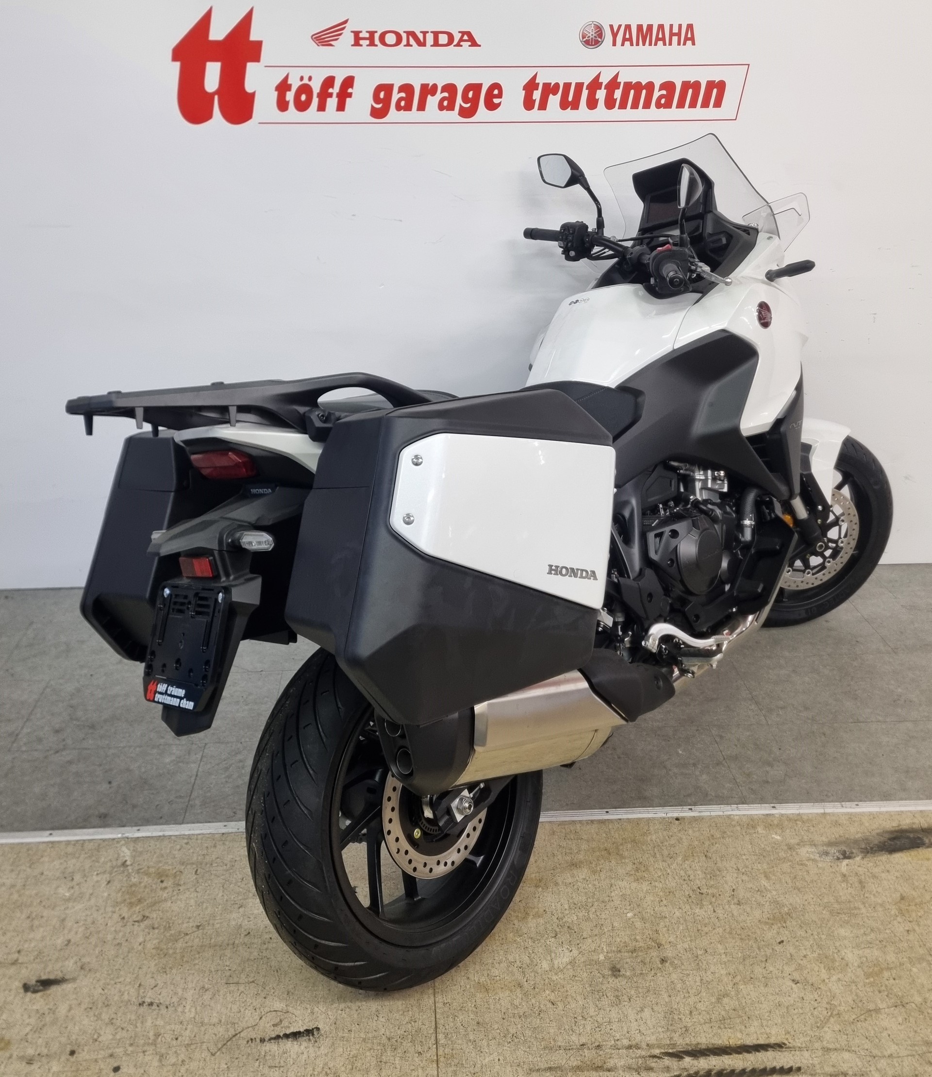 HONDA NT 1100-showroom-element-2