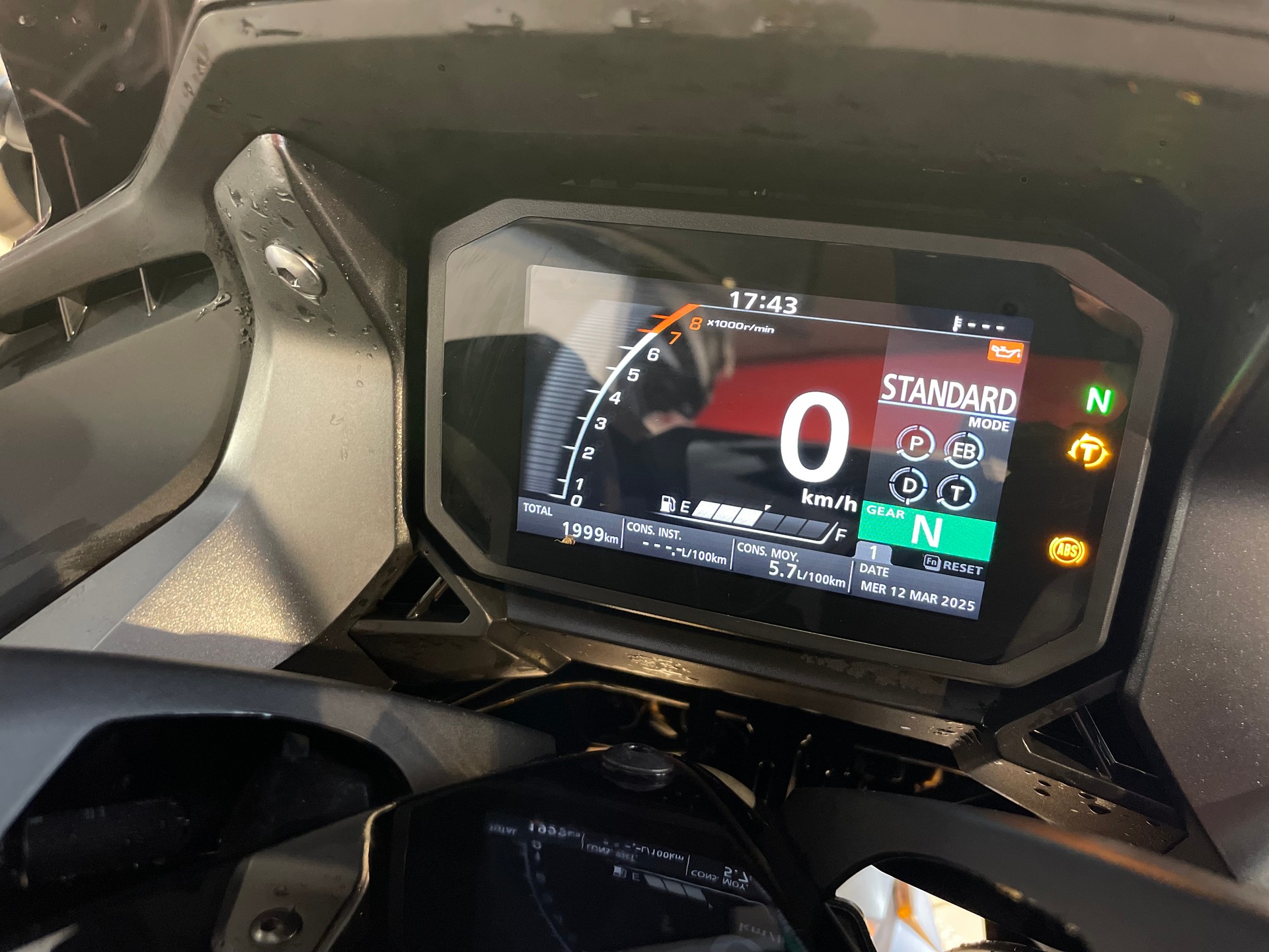 HONDA NSS 750-showroom-element-3