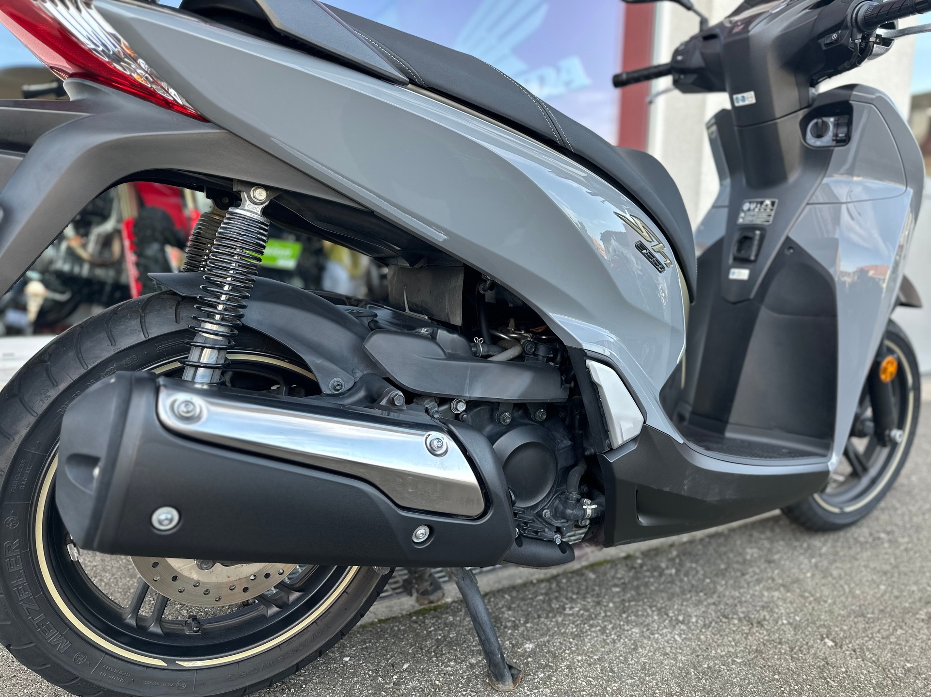 HONDA SH 300 i ABS-showroom-element-3
