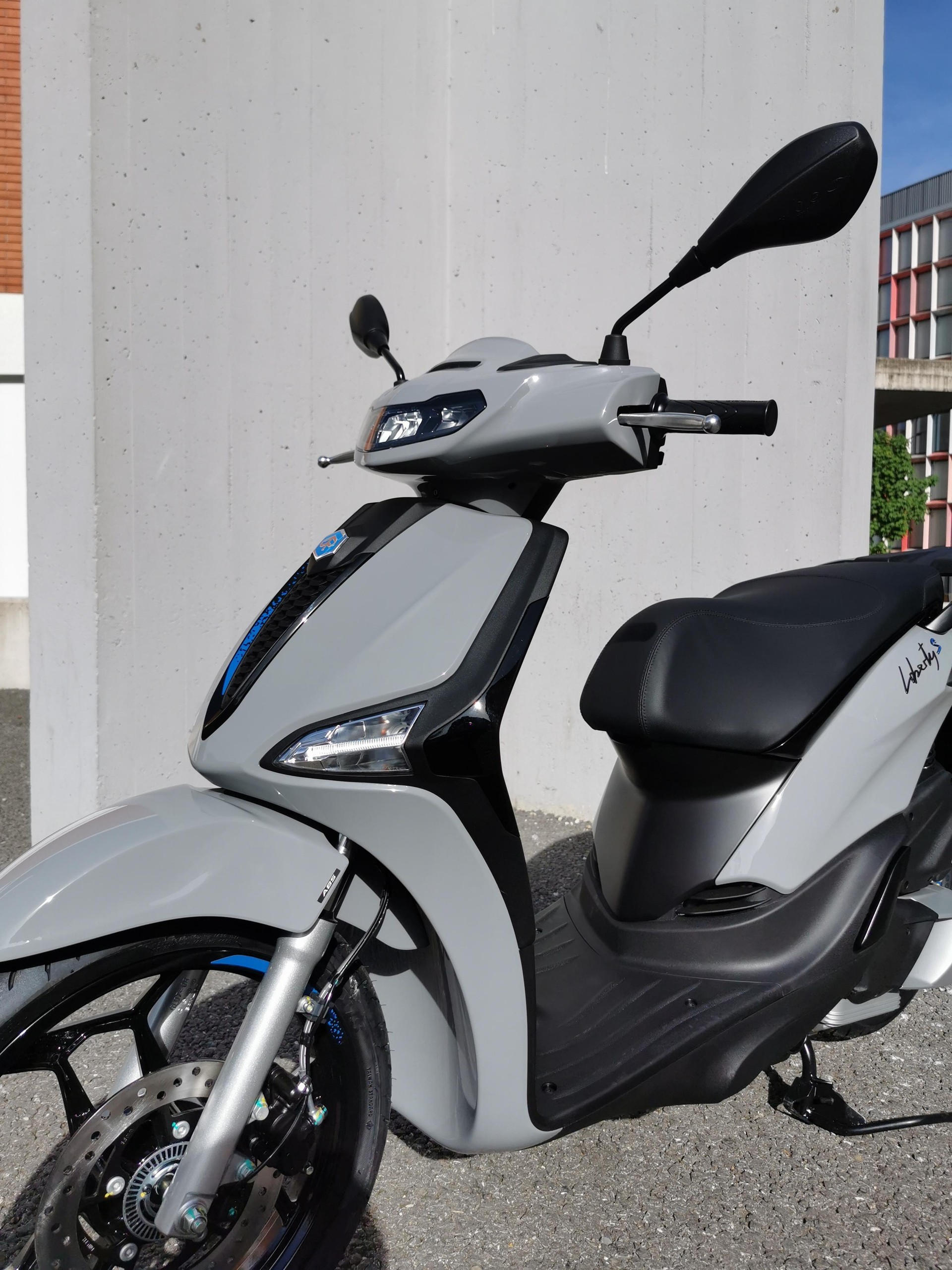 PIAGGIO Liberty 125 Sport E5+-showroom-element-1