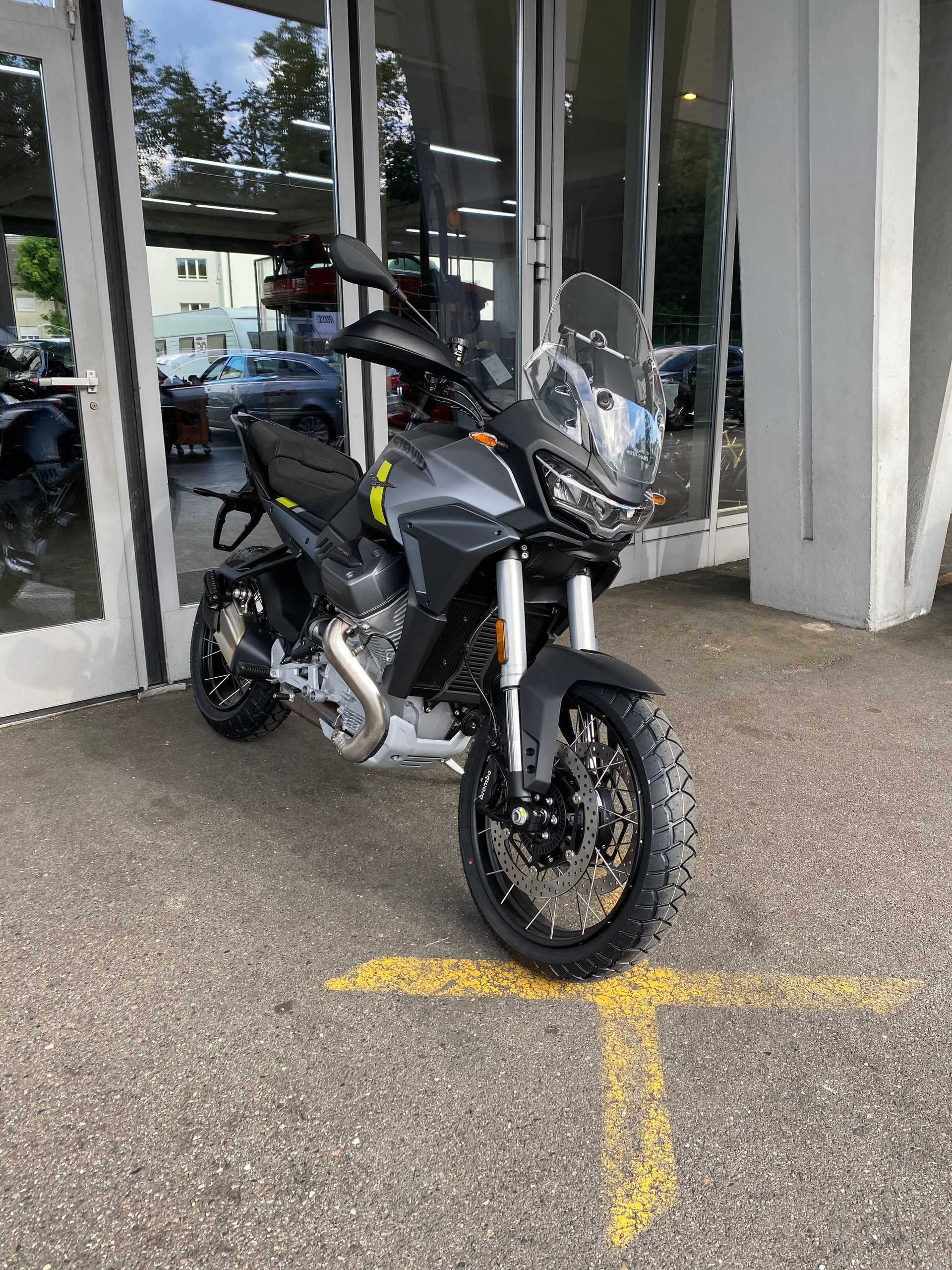 MOTO GUZZI Stelvio  EU5+-showroom-element-3