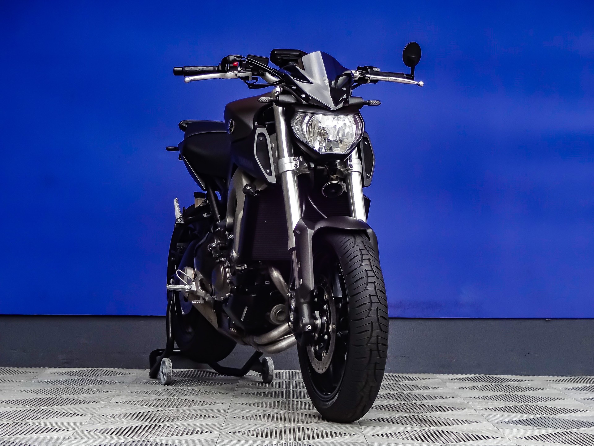 YAMAHA MT-09 ABS-showroom-element-2
