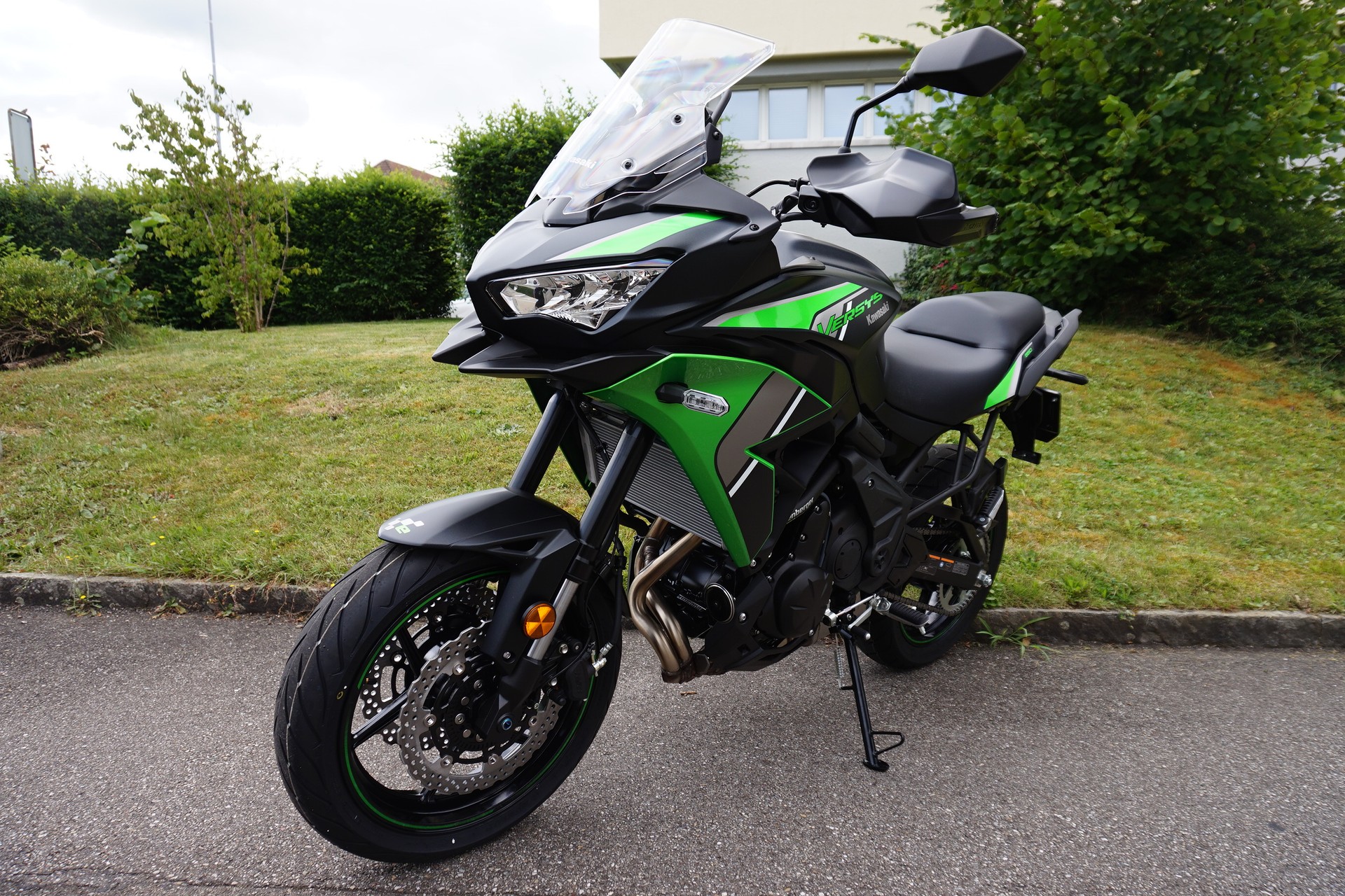 KAWASAKI Versys 650 ABS (49/35kW) MY24-image-1