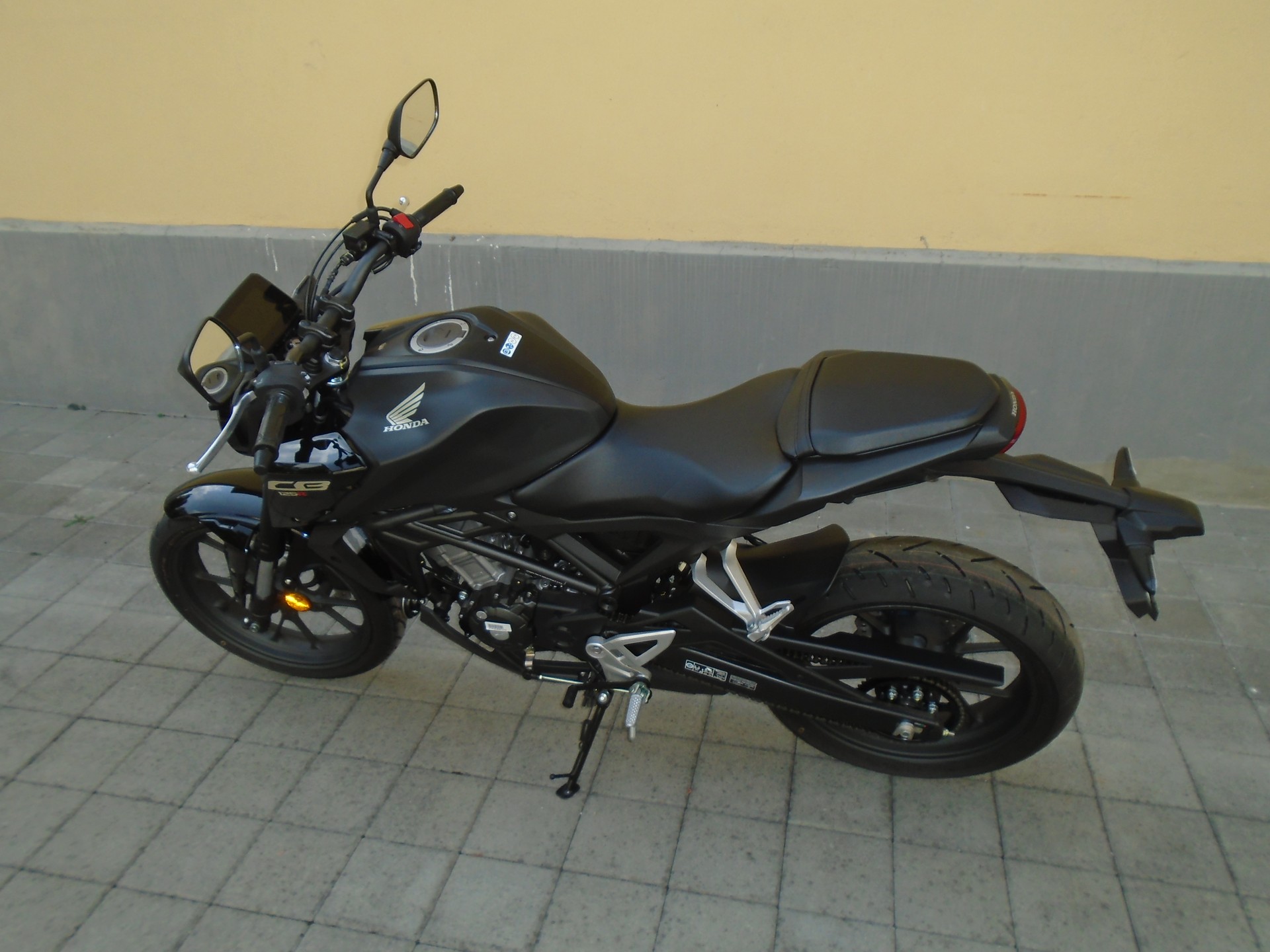 HONDA CB 125 R