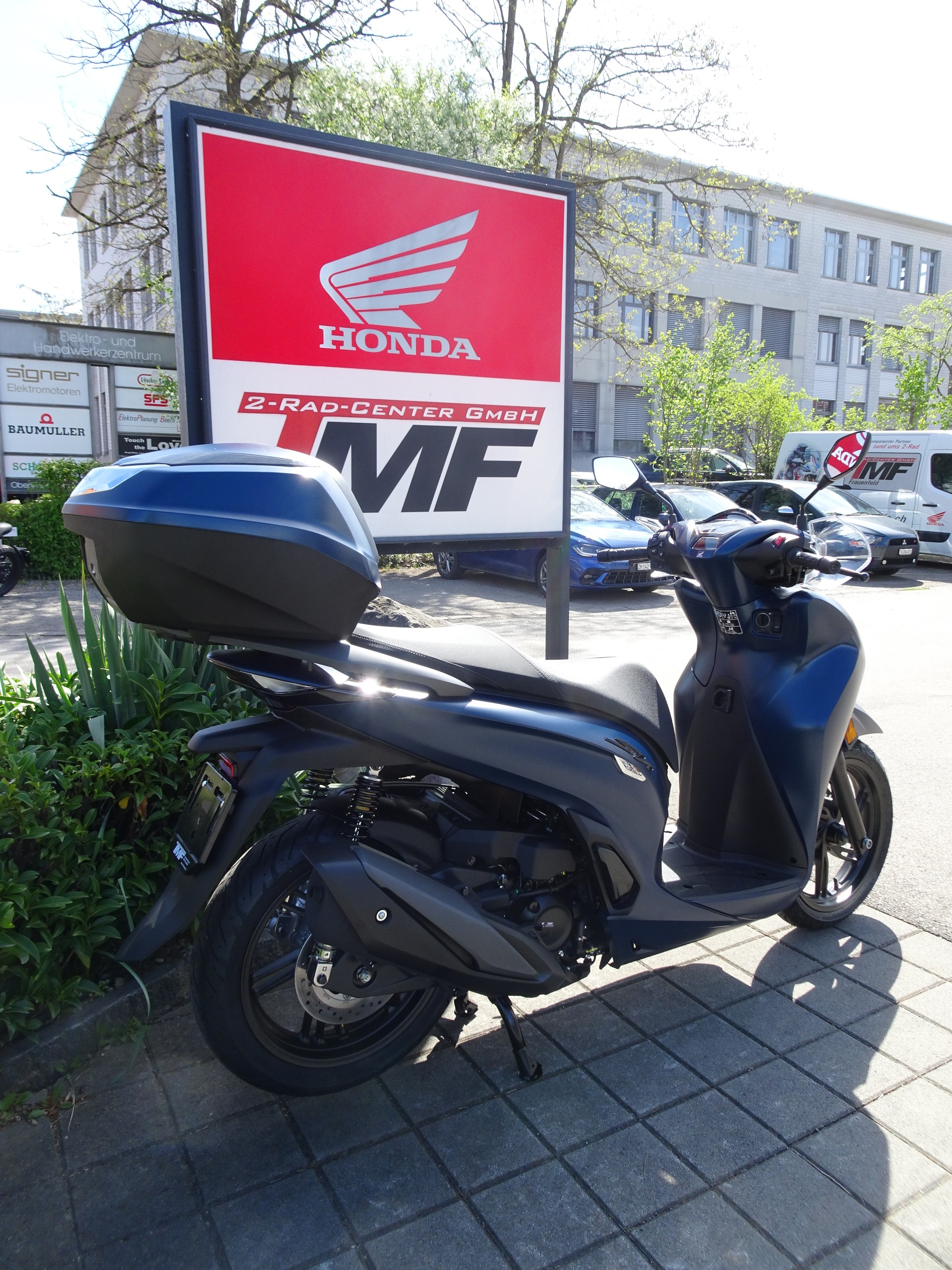 HONDA SH 350-showroom-element-1