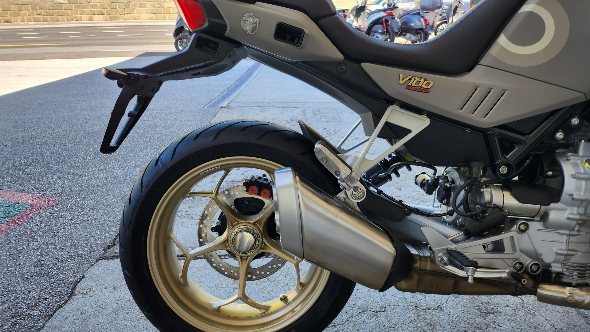 MOTO GUZZI V100 Mandello Aviazione Navale-image-9