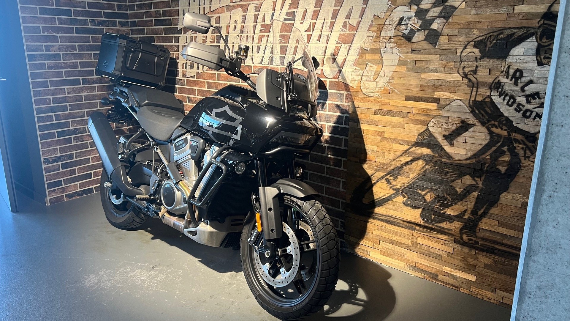 HARLEY-DAVIDSON RA Pan America 1250 Special-showroom-element-3