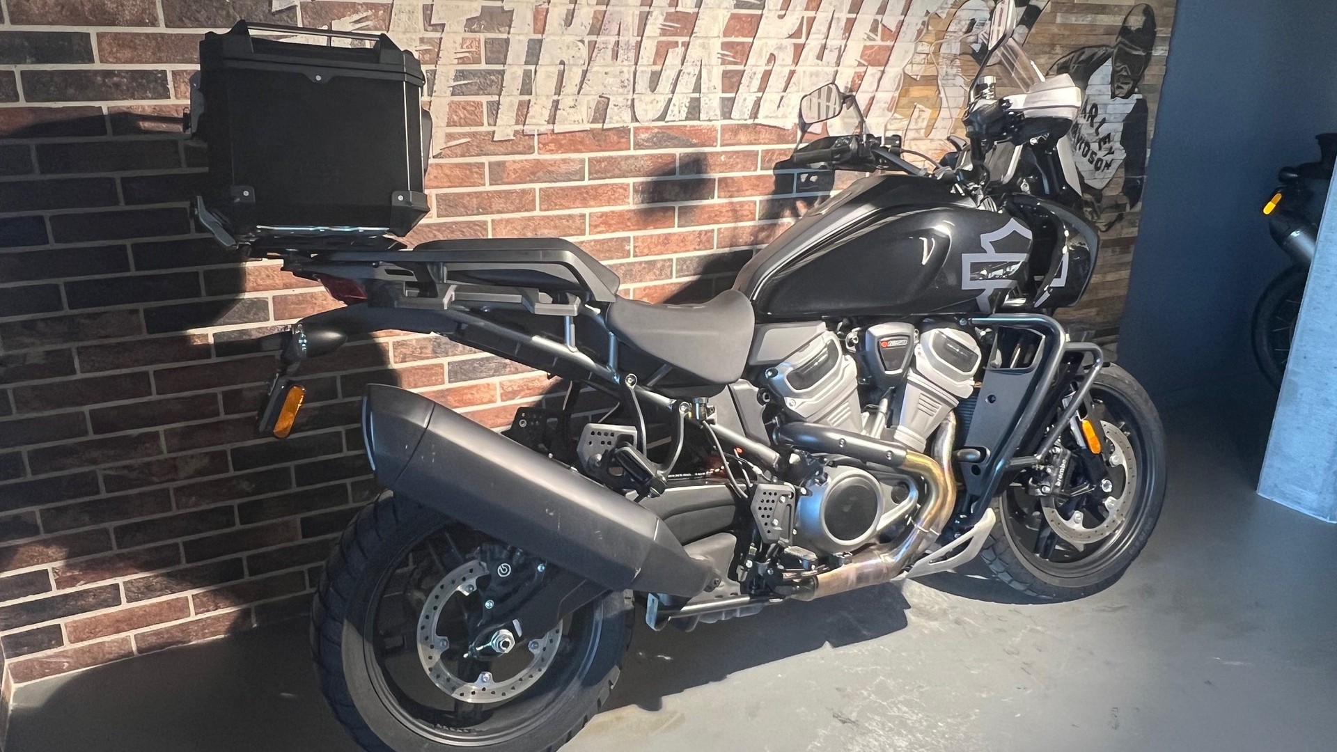 HARLEY-DAVIDSON RA Pan America 1250 Special-showroom-element-2