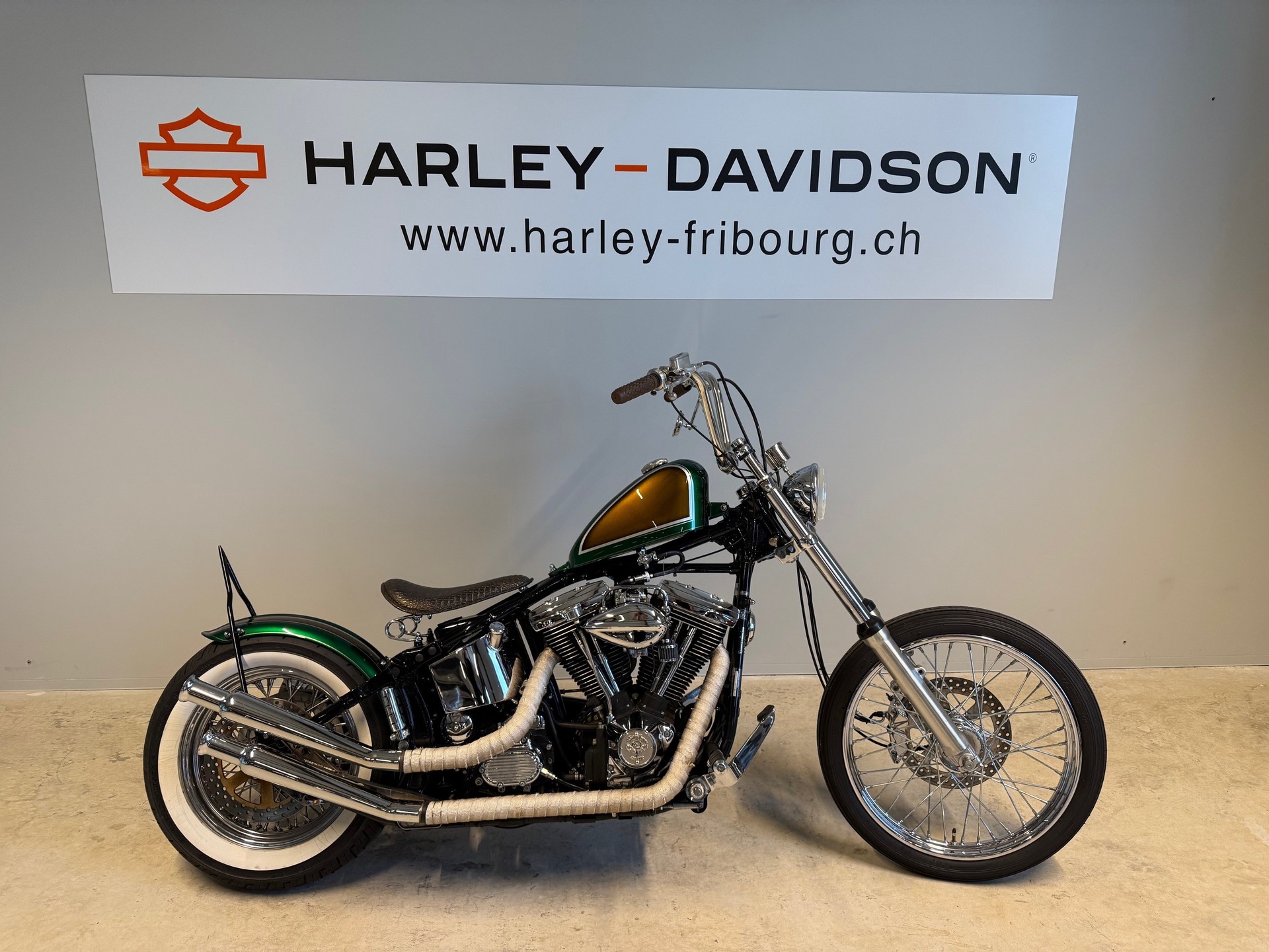 HARLEY-DAVIDSON FXSTC Softail Custom