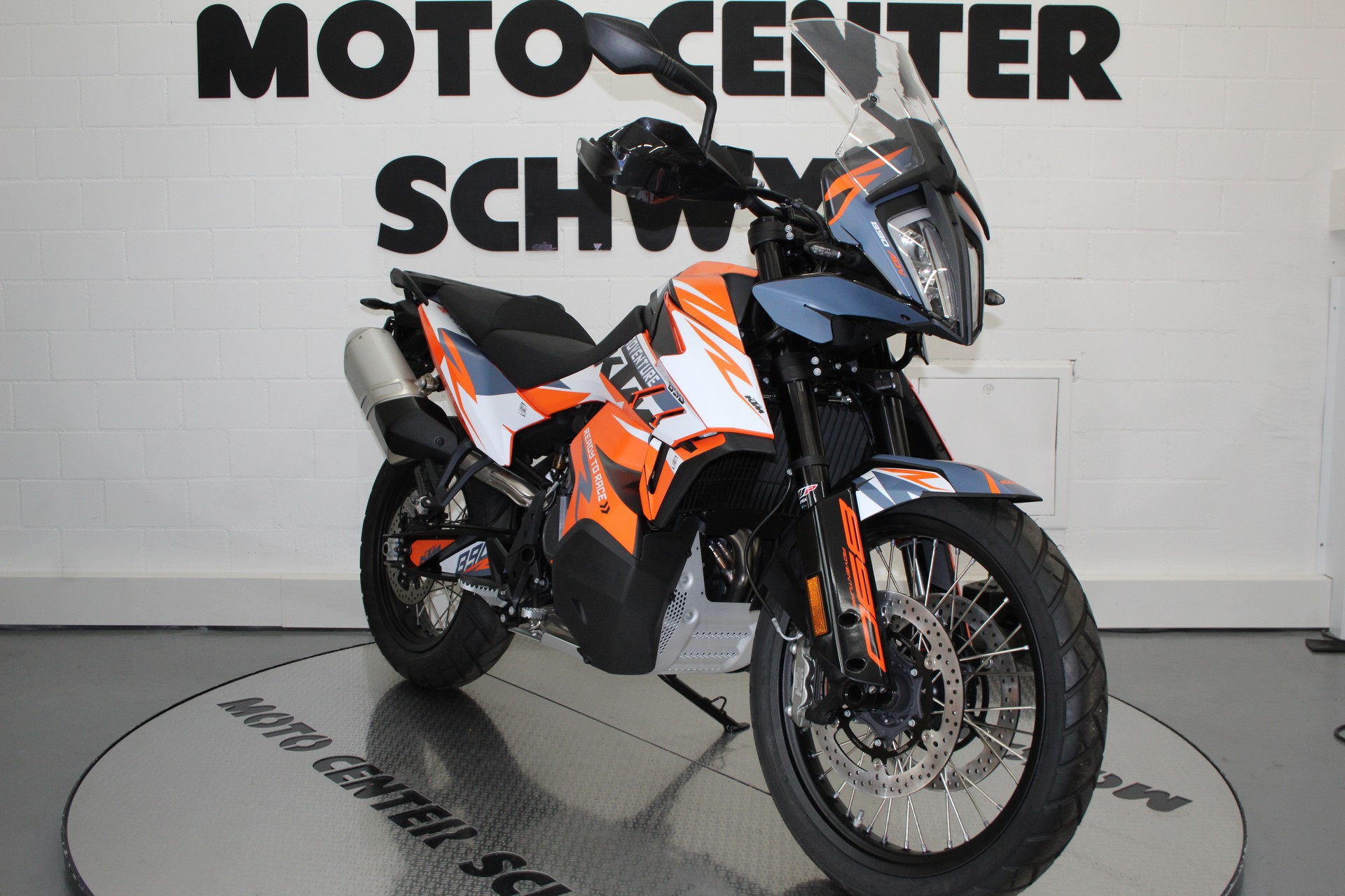 KTM 890 Adventure-showroom-element-2