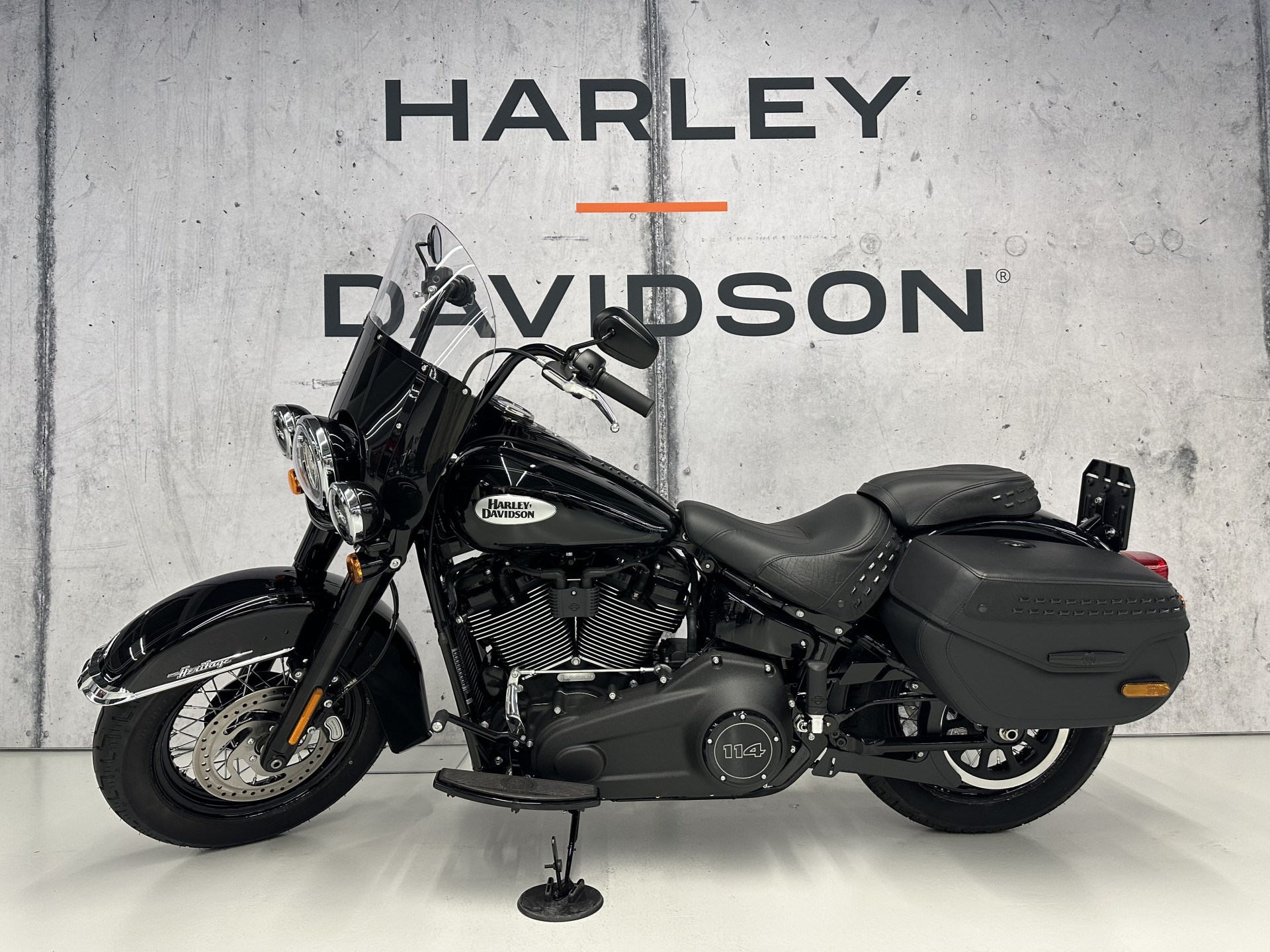 HARLEY-DAVIDSON FLHCS 1868 Softail Heritage Classic 114-image-0