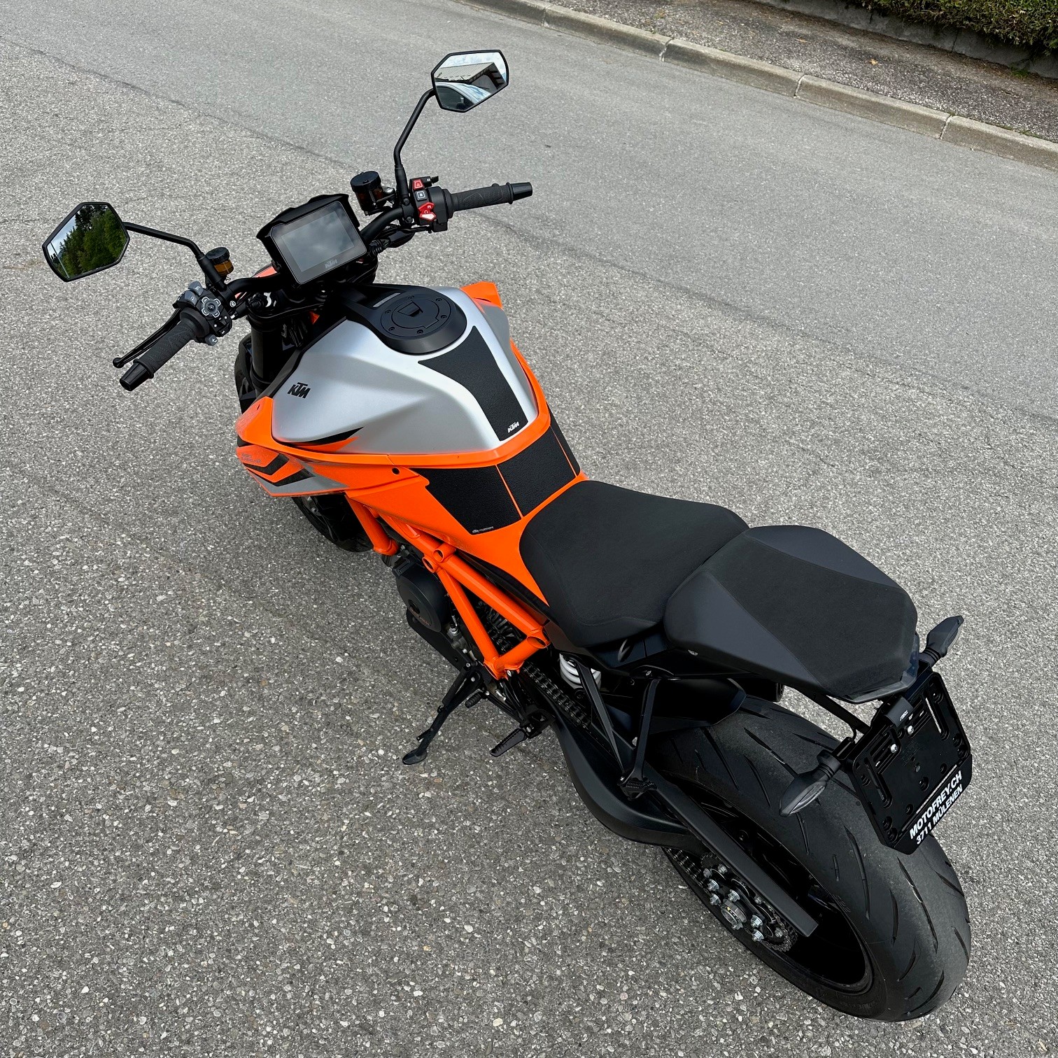 KTM 1290 Super Duke R EVO-showroom-element-2