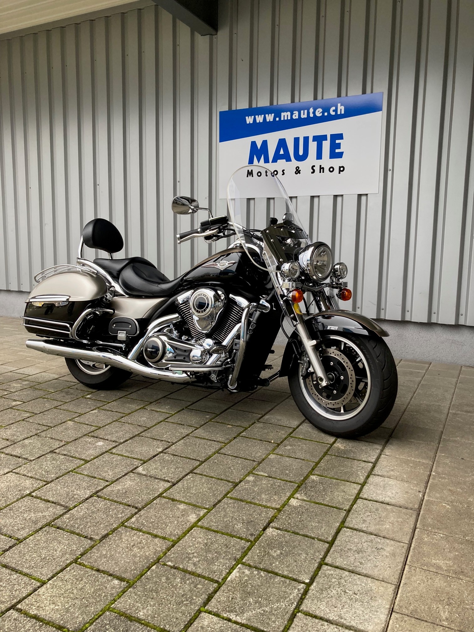 KAWASAKI VN 1700 Classic Tourer ABS-showroom-element-2