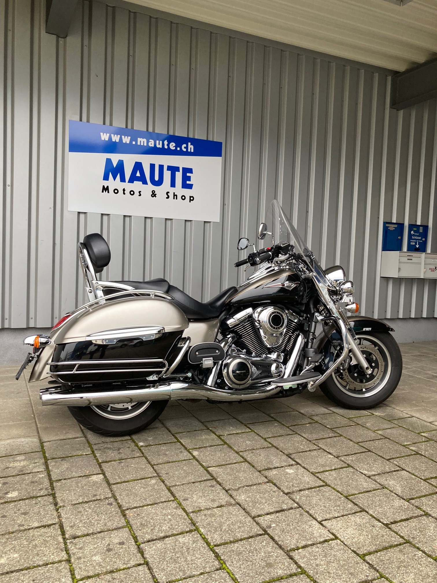KAWASAKI VN 1700 Classic Tourer ABS-showroom-element-3