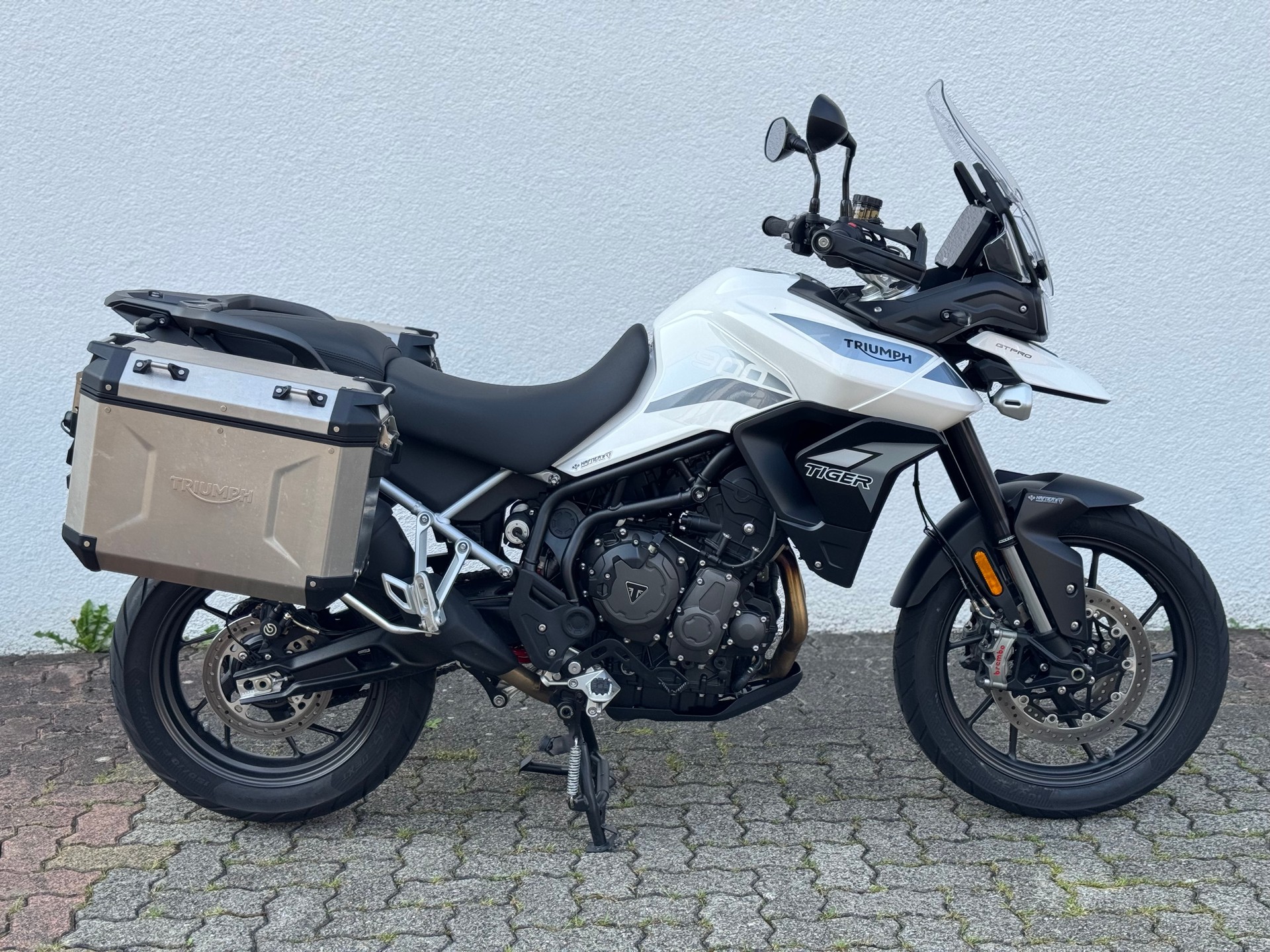 TRIUMPH Tiger 900 GT Pro-showroom-element-3
