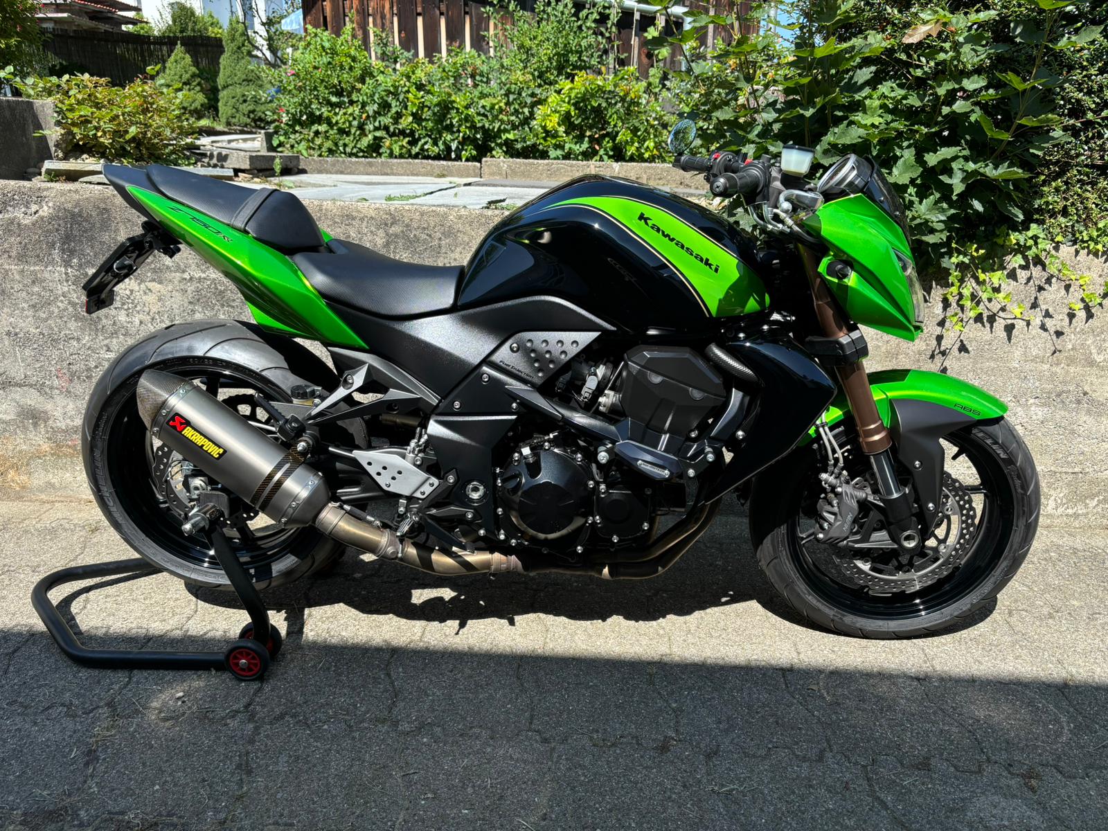 KAWASAKI Z 750 R ABS Akropovic