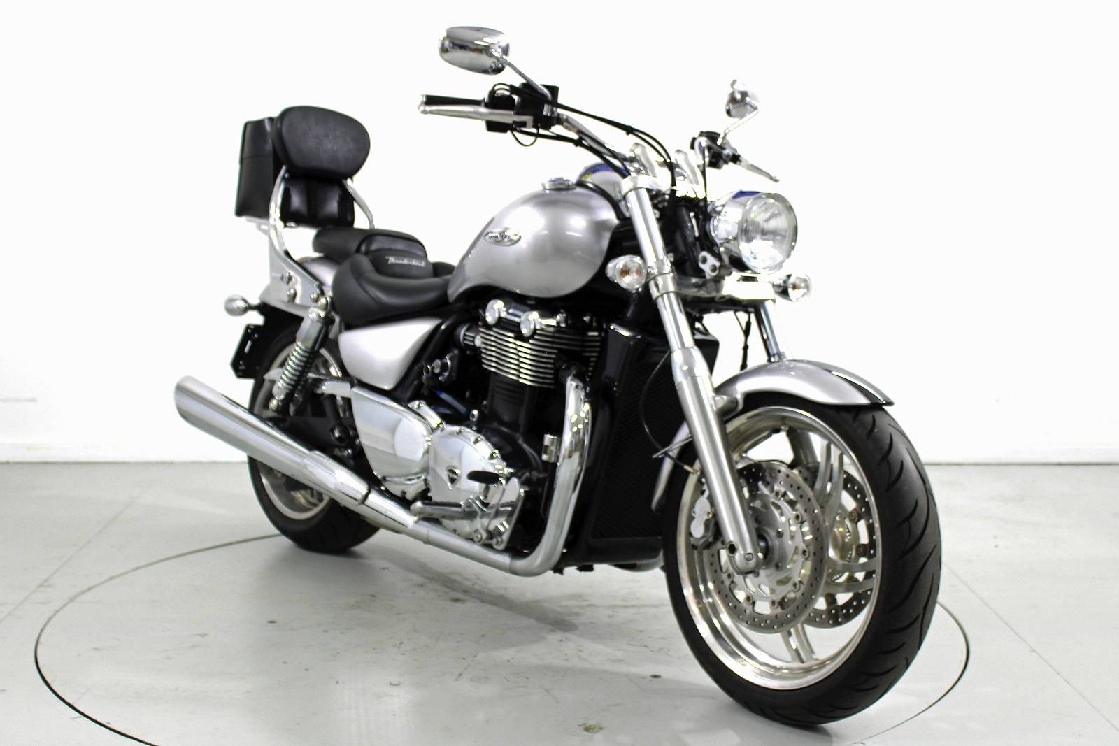 TRIUMPH Thunderbird 1600 ABS-showroom-element-1