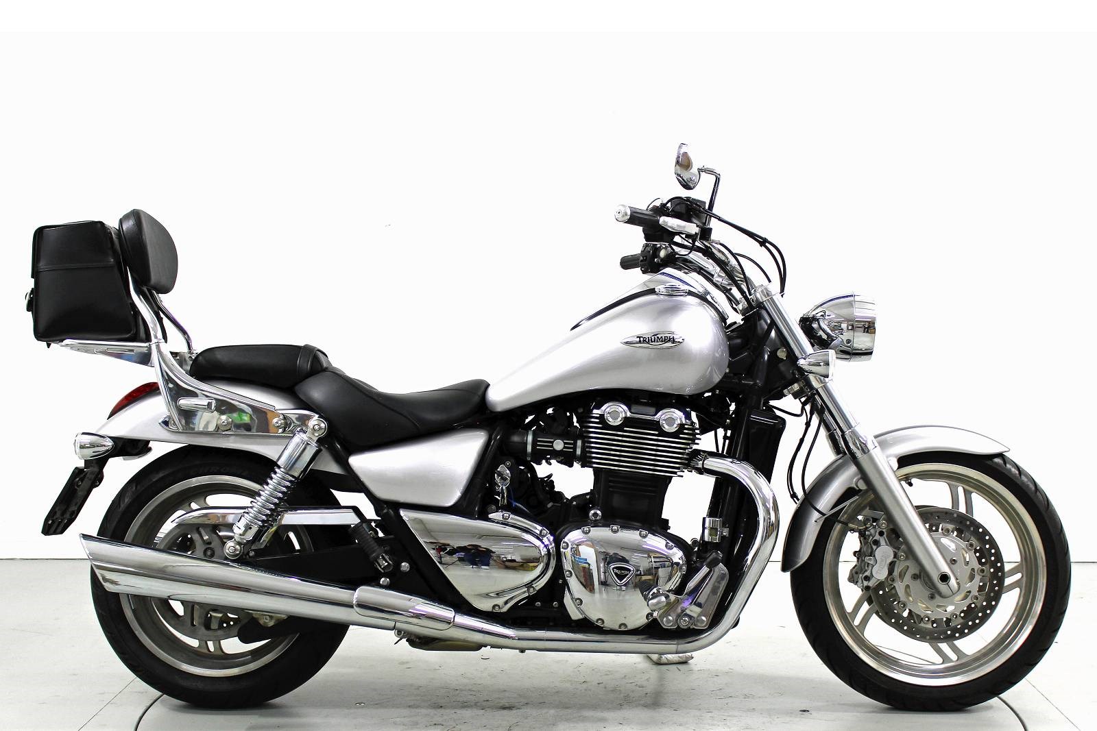 TRIUMPH Thunderbird 1600 ABS-showroom-element-3