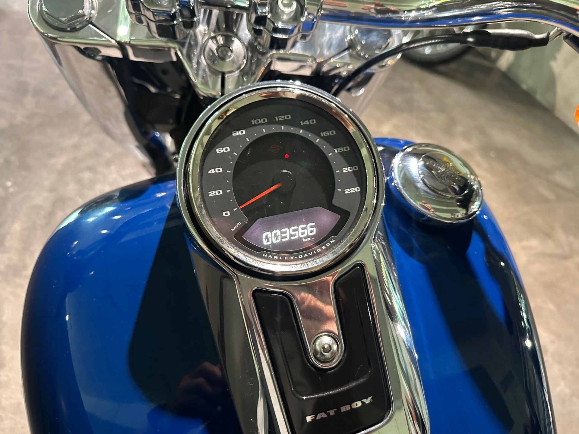 HARLEY-DAVIDSON FLFBS 1868 Softail Fat Boy 114-showroom-element-1