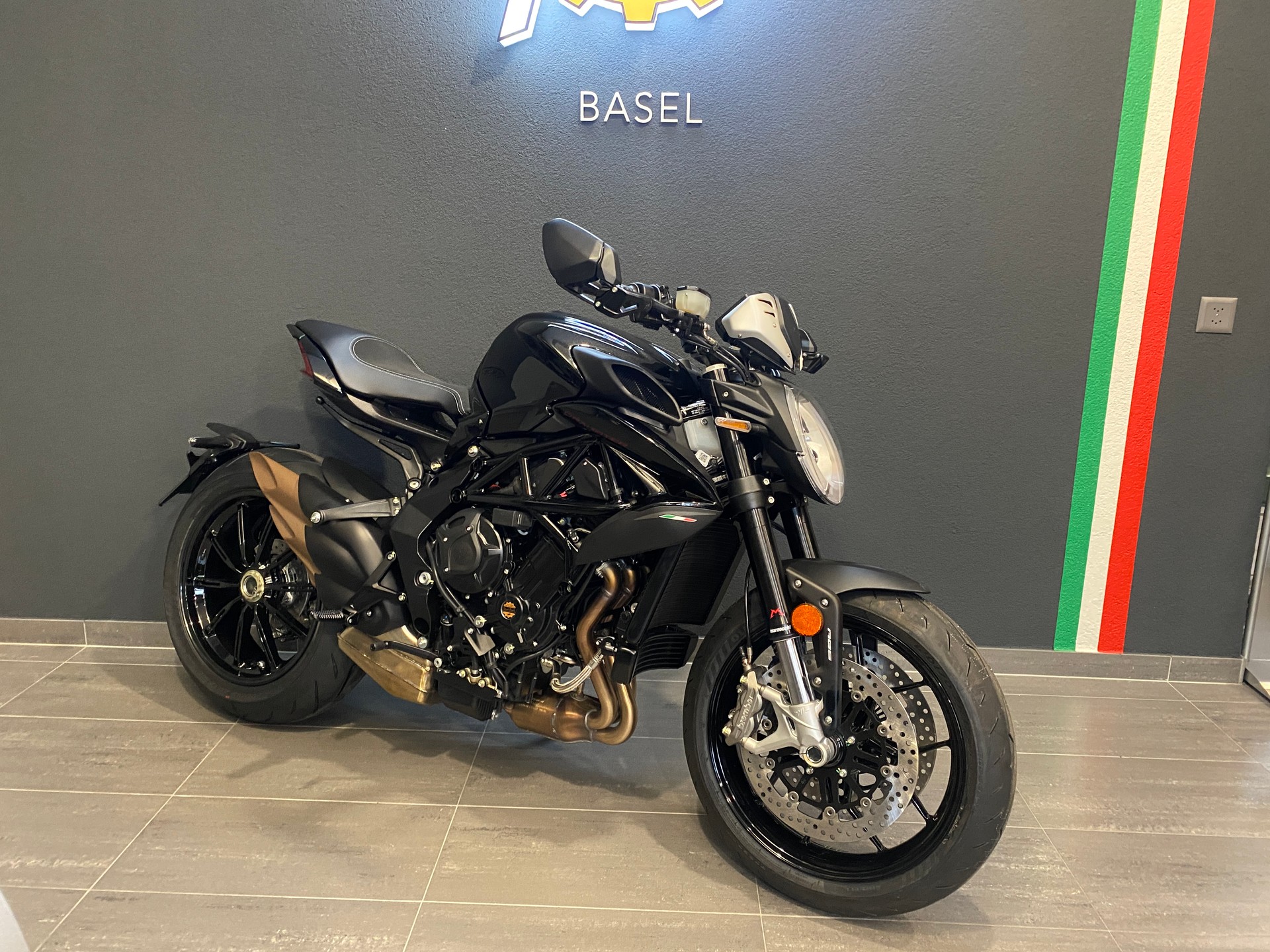 MV AGUSTA Dragster 800 R (35KW)-showroom-element-2