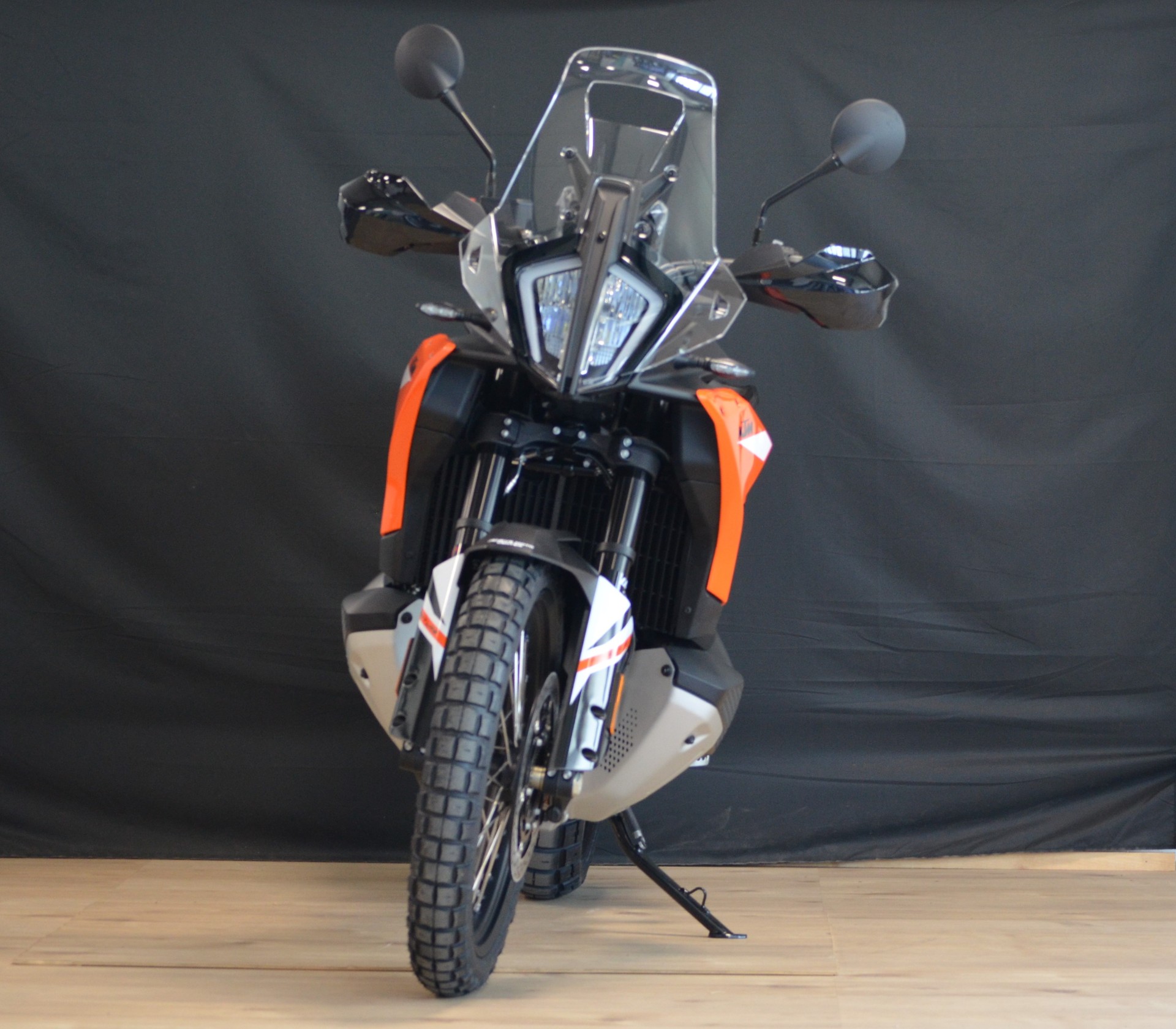 KTM 890 Adventure-showroom-element-3
